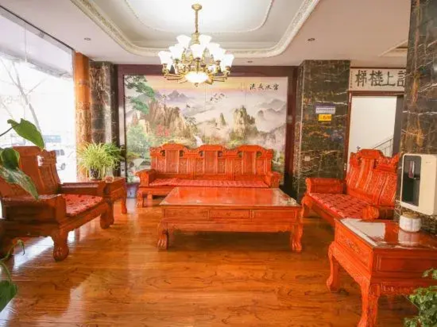 Jingyuan Qinhuang Business Hotel
