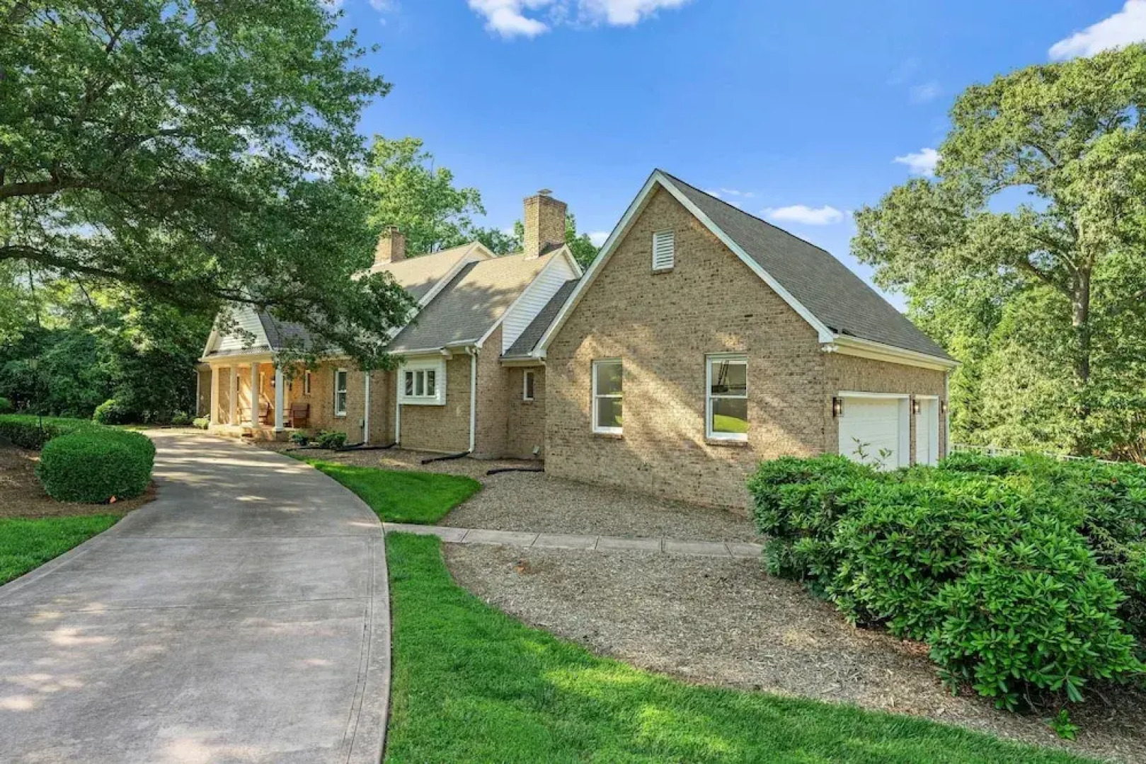 Shoreway Cove by Avantstay Waterfront Pool Dock