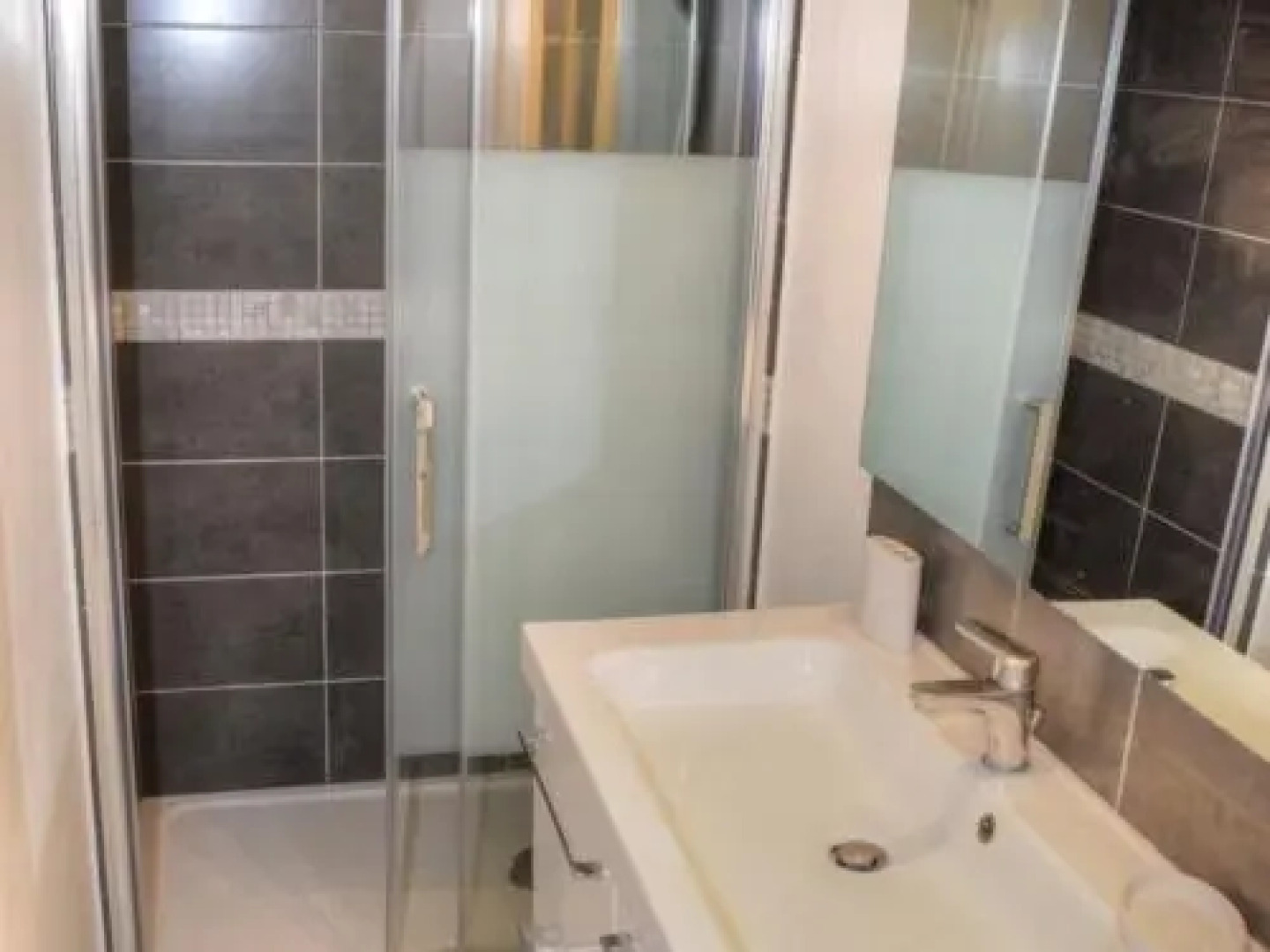 House La Jacqueminiere 2