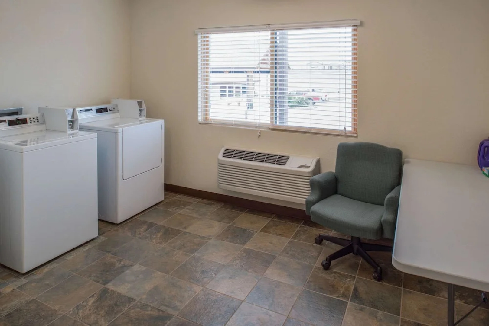 AmericInn Lodge & Suites Belle Fourche