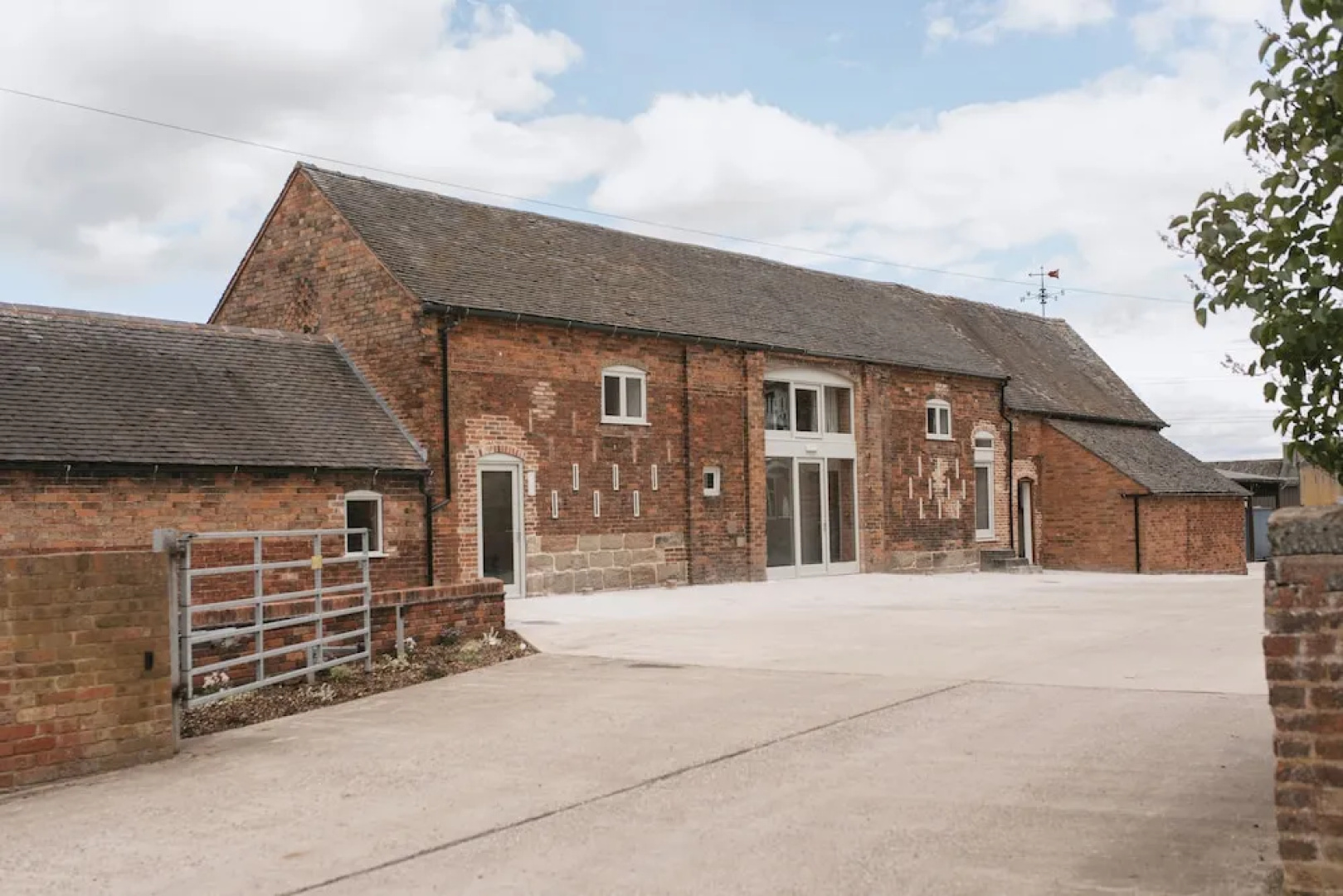 Tuppenhurst Barn