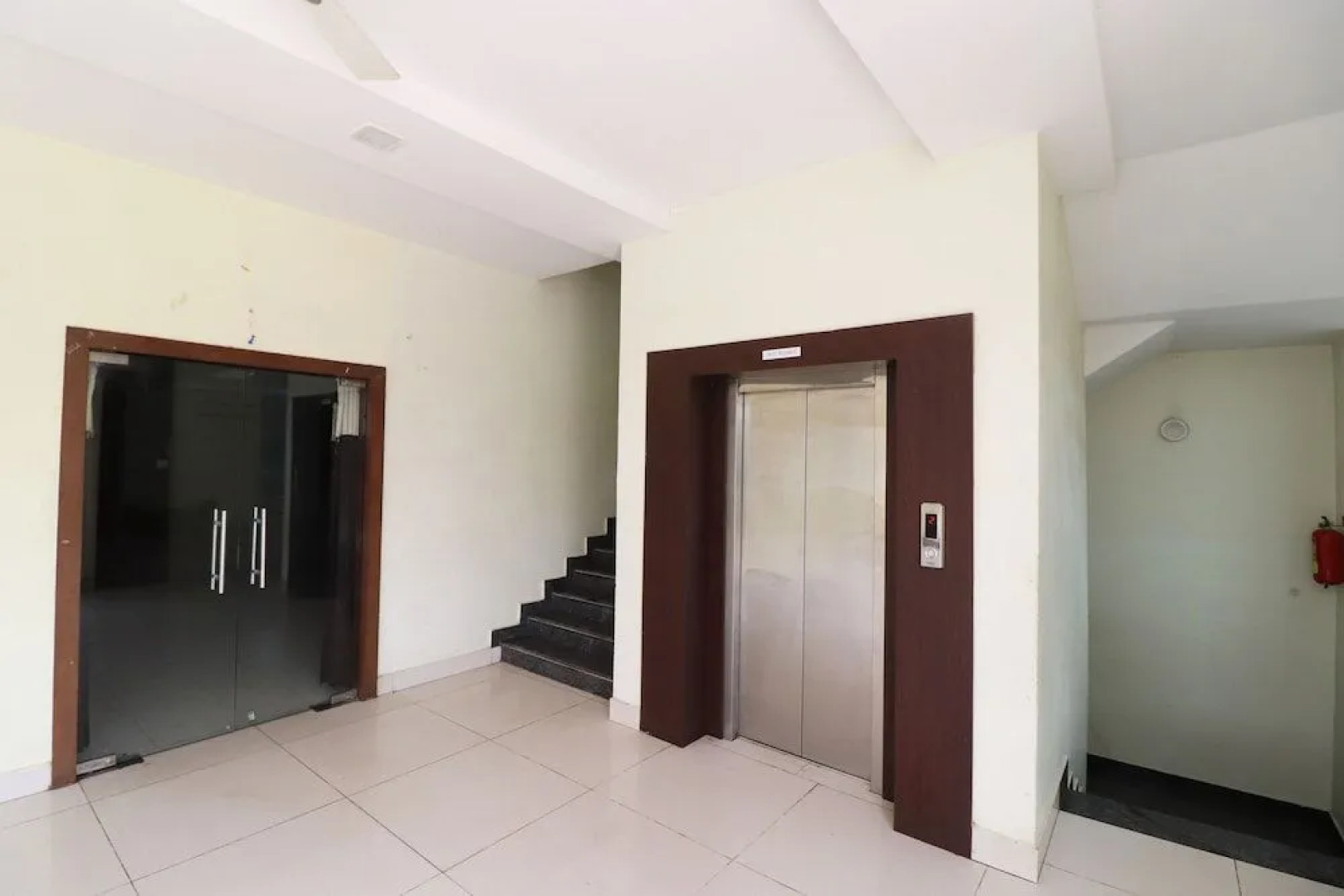 OYO 6993 Hotel Rk Residency