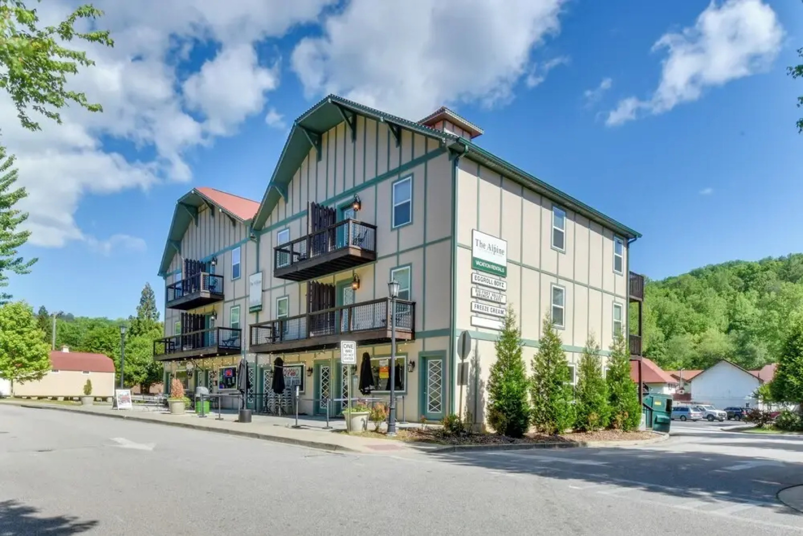 1 Block to Main St & River: Downtown Helen Condo