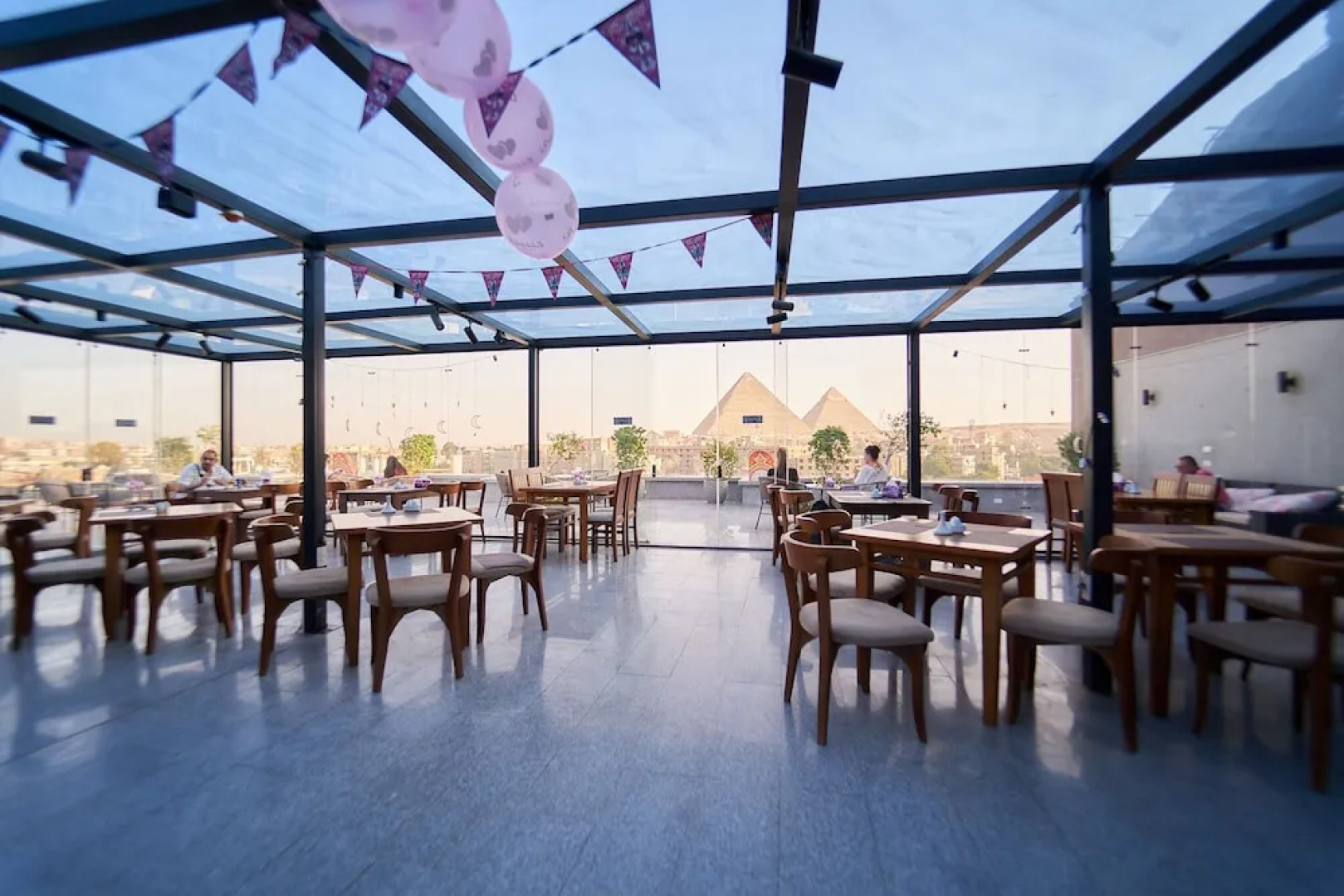 New Pyramid Front Hotel