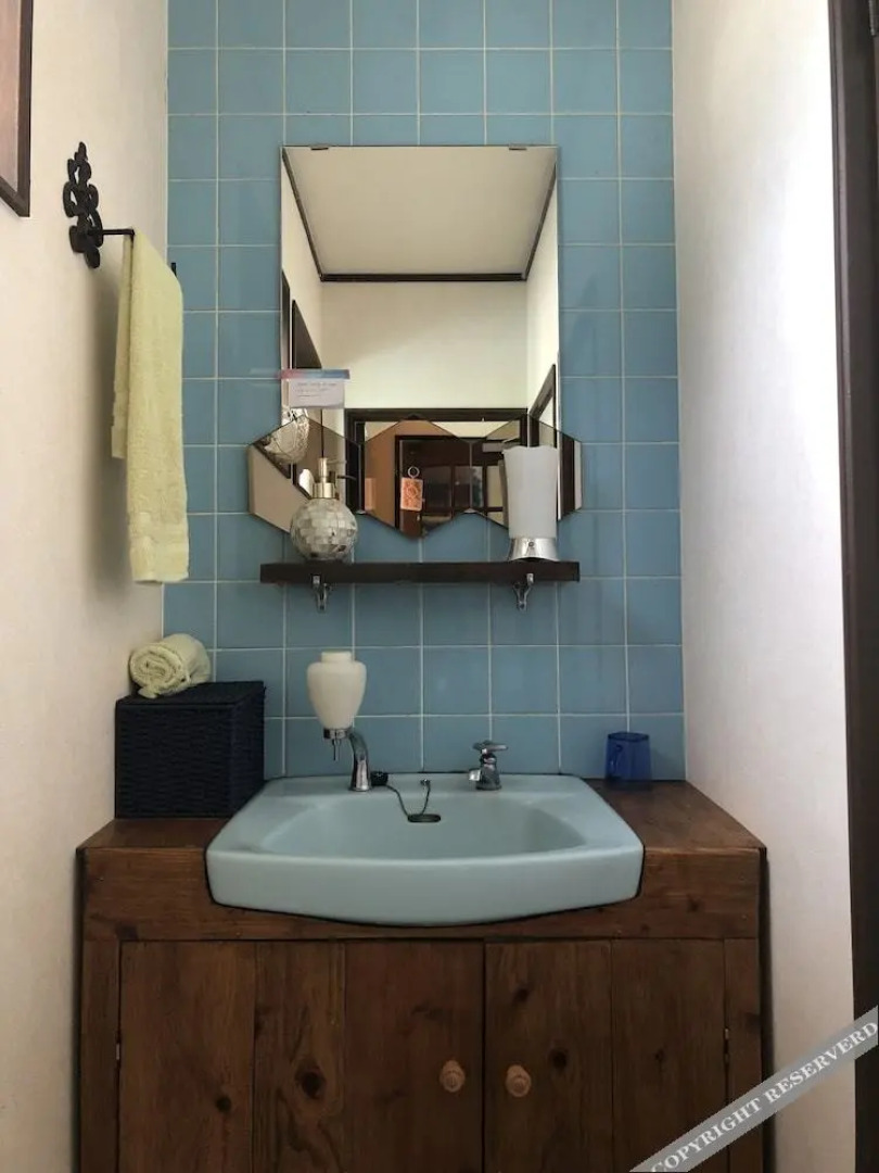 Sansaro Cafe & Guest House