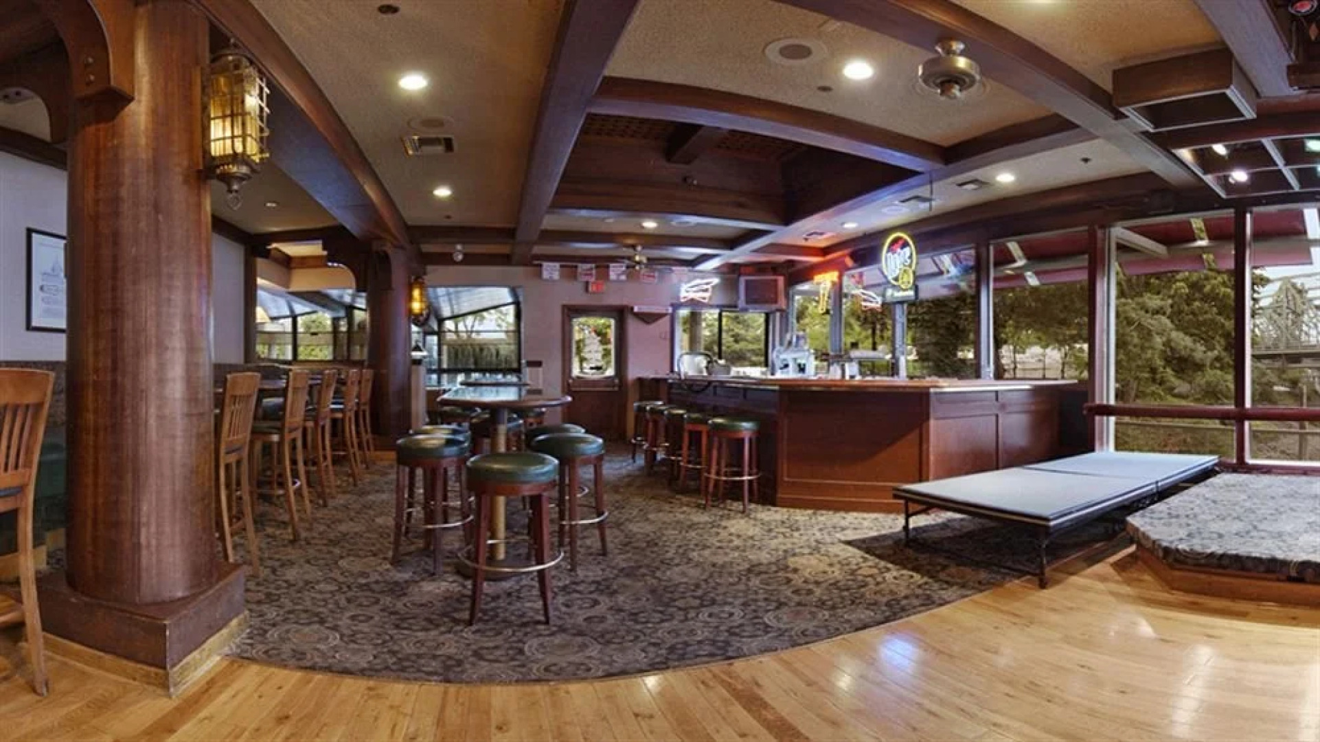 Red Lion Hotel Vancouver at the Quay