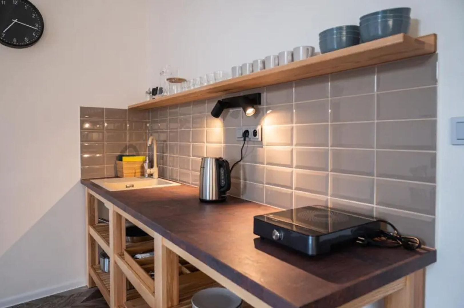 ART Hostel & Apartments
