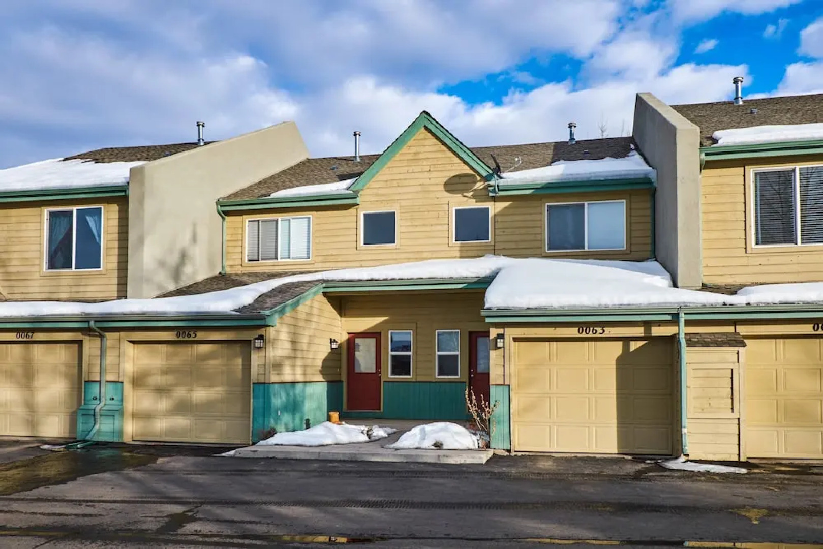 65 Stonegate Cir Townhouse 2 Bedrooms 2.5 Bathrooms Townhouse