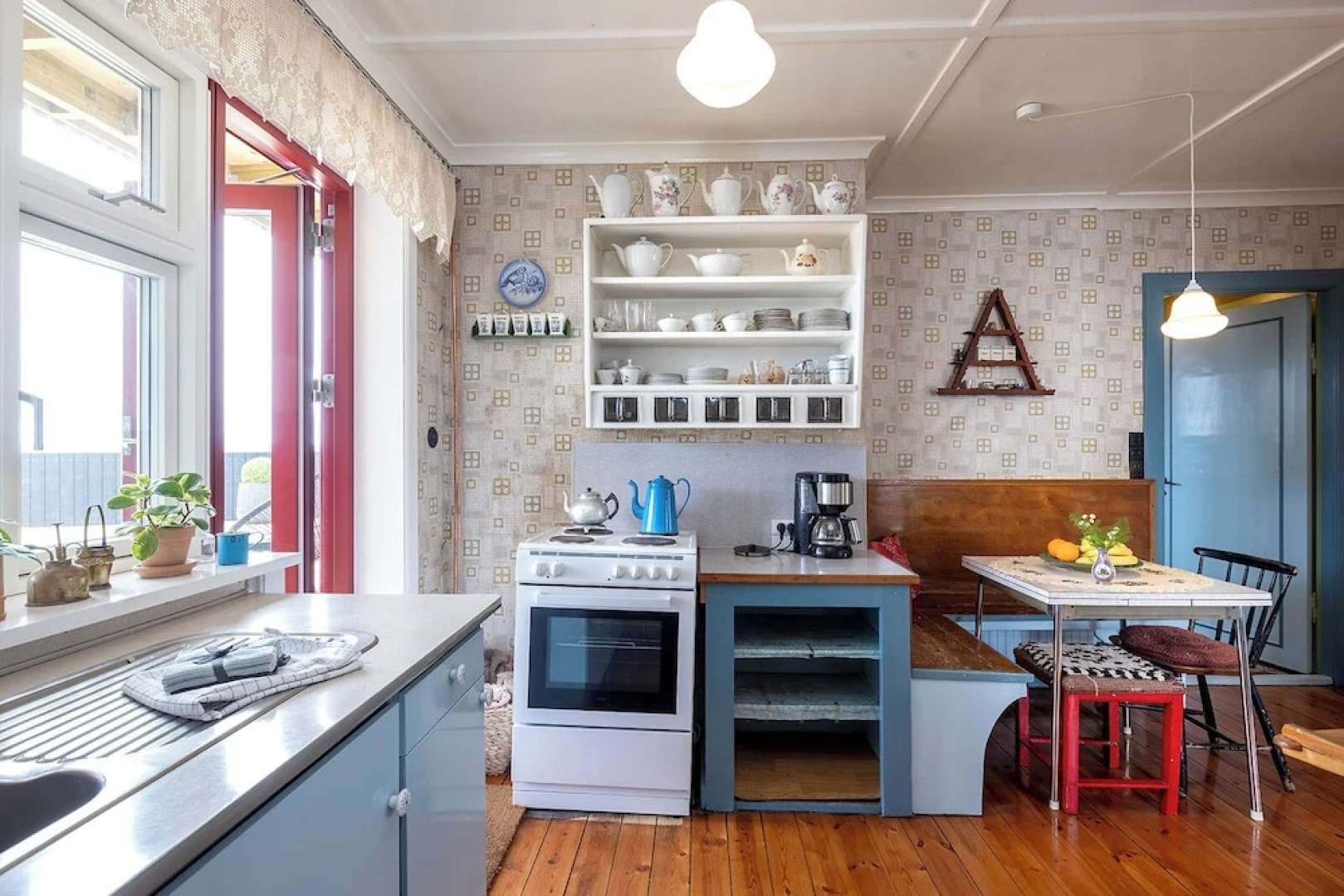 Downtown - Retro Decor - Stunning Views - Terrace