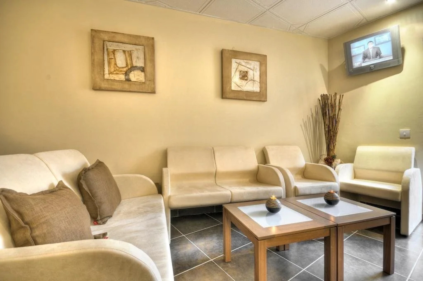 Amls Euro Guest House