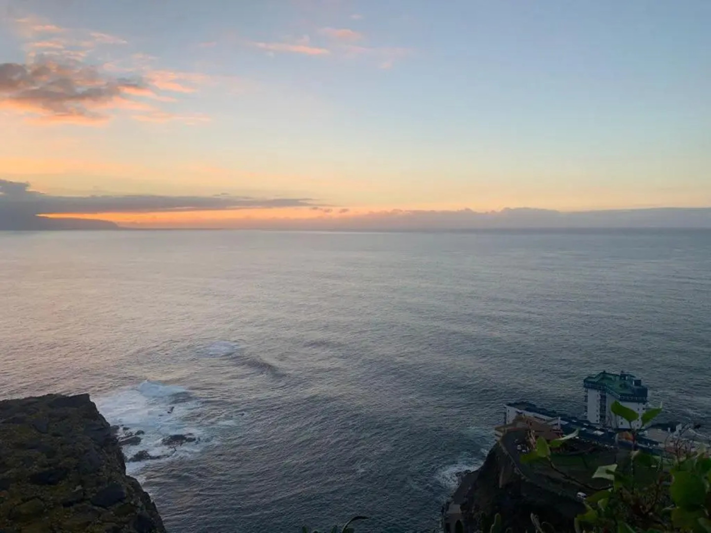 Apartment inside the wave II