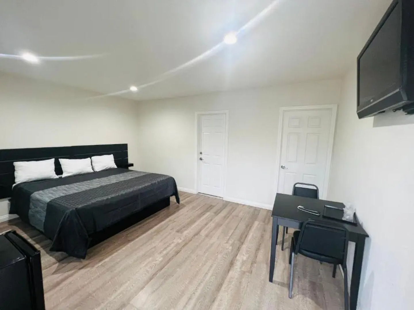 Holly Park Motel near LAX