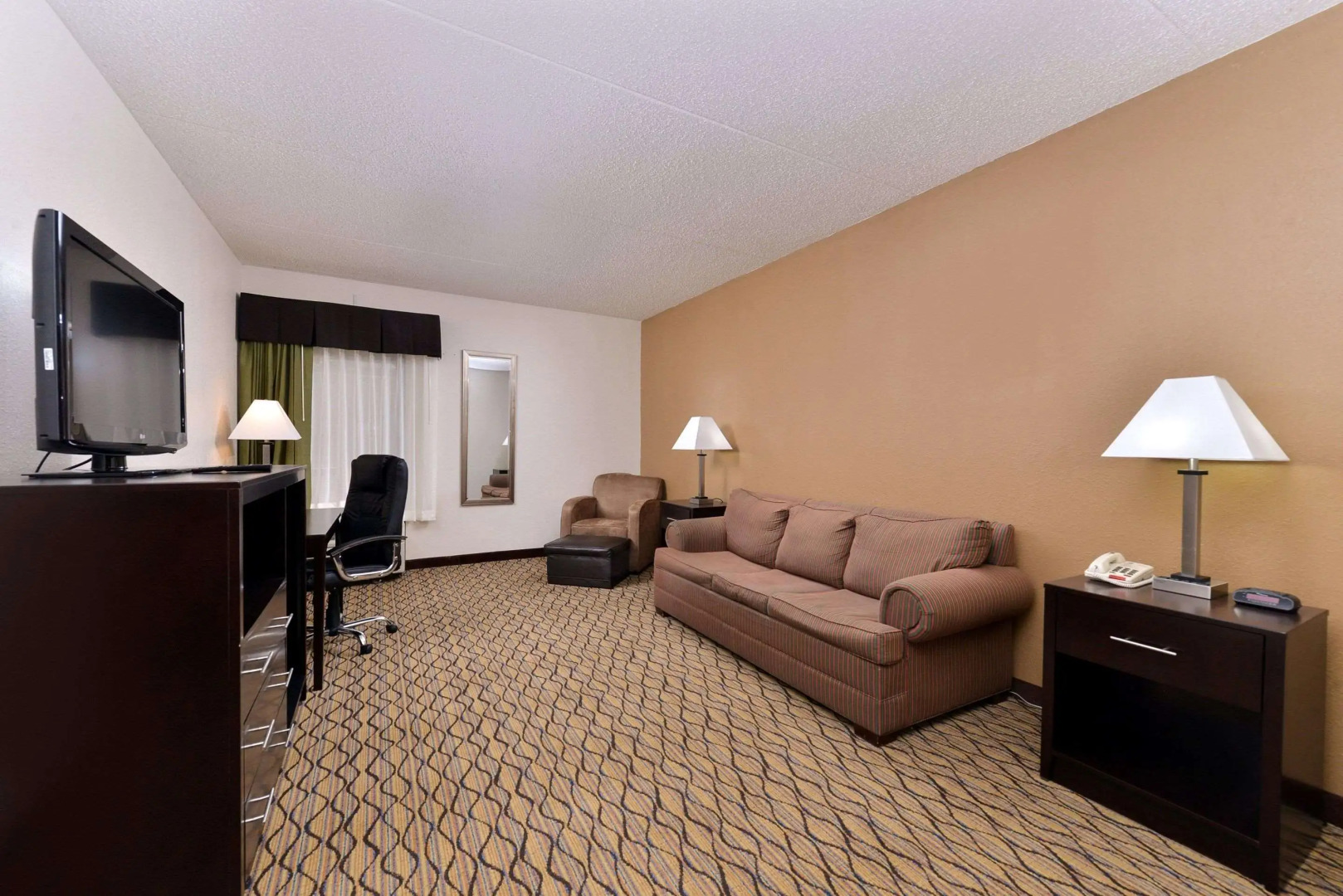 Quality Inn & Suites Matteson near I-57