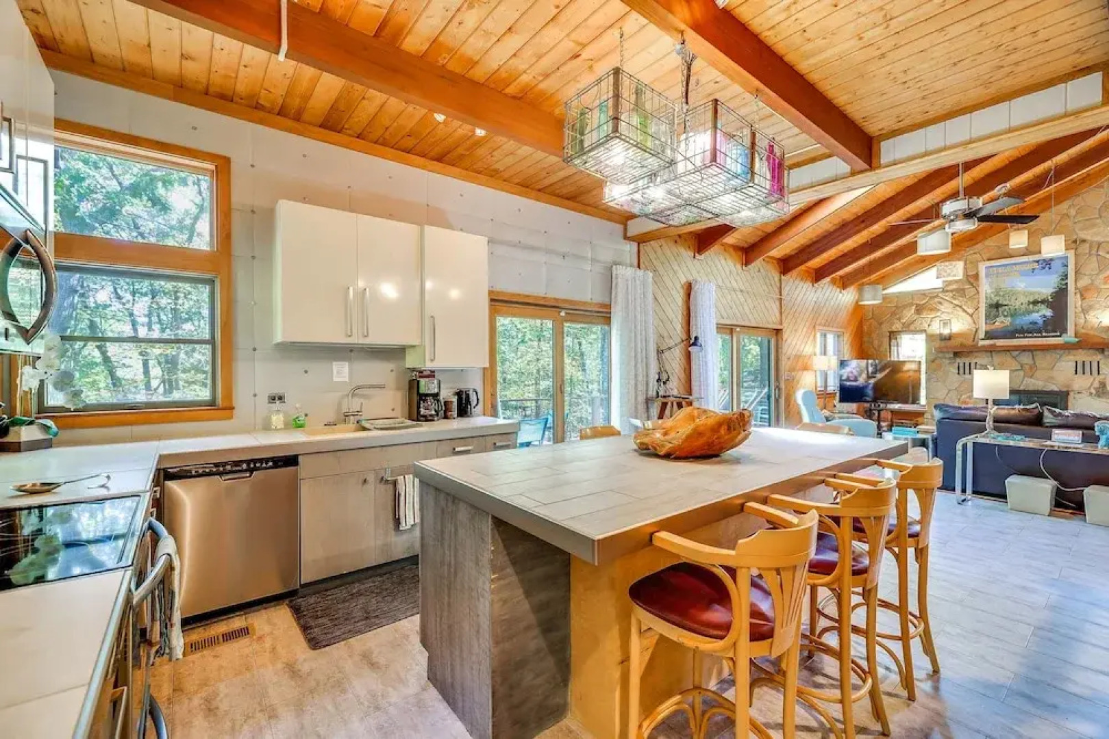 Gorgeous Bushkills Lodge w/ Pool Access!