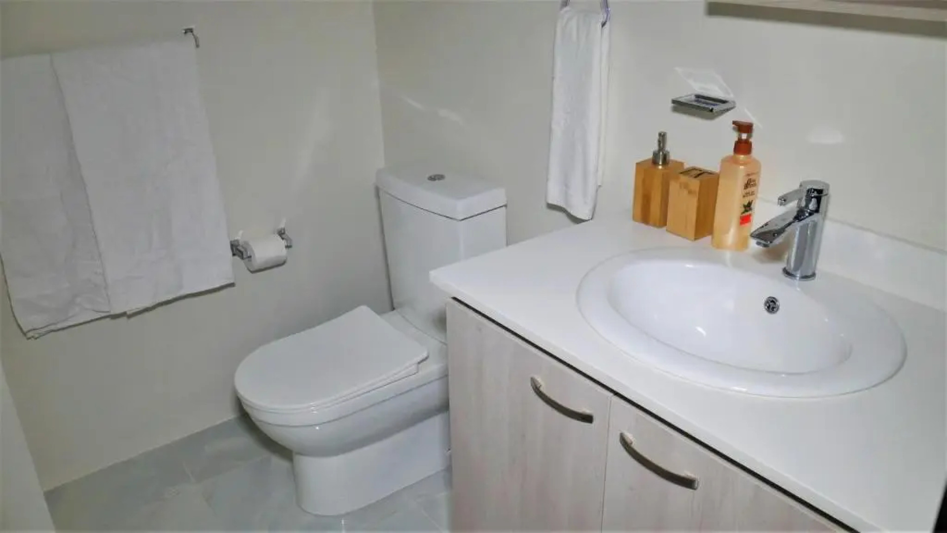 Lux Sea View Camelot Village Discovery Bay