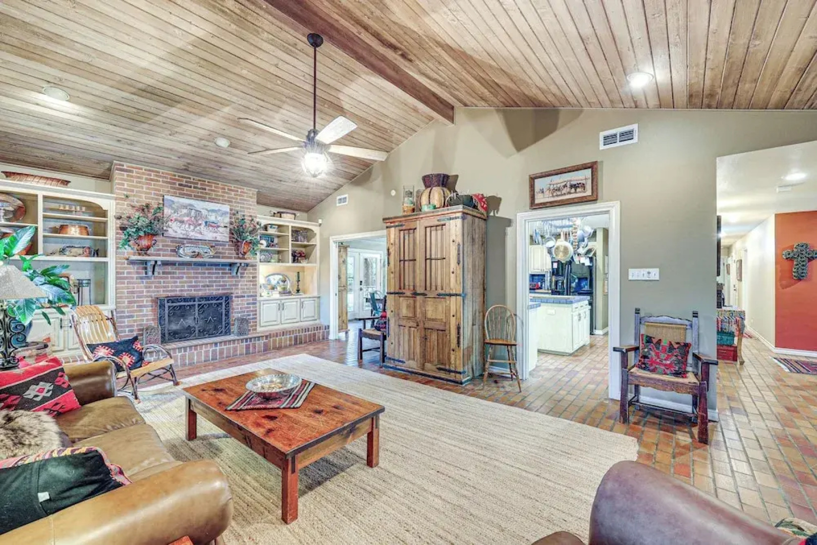 Del Rio Home w/ Large Yard, BBQ + Fireplace!