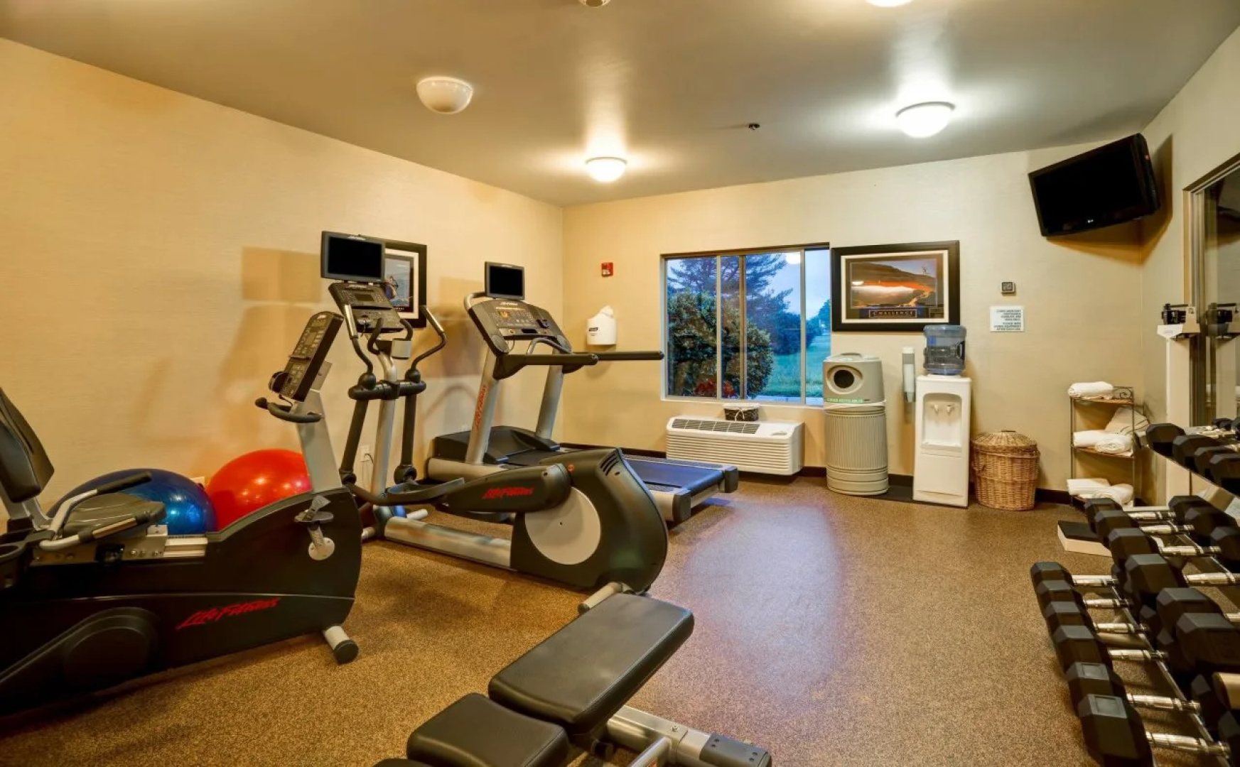 Holiday Inn Express Hotel & Suites Christiansburg by IHG
