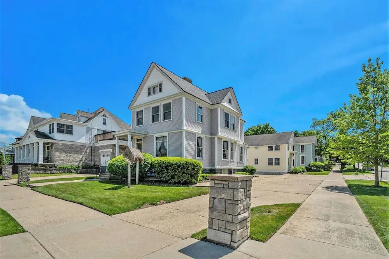 The Grand Inn Apartment Hotel 200