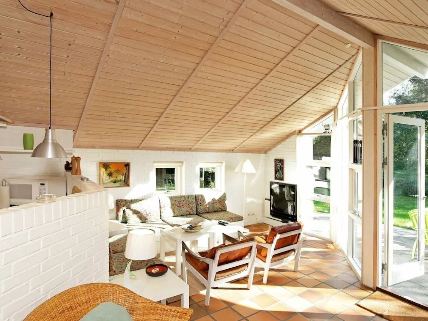 Magnificent Holiday Home in Humble With Sauna