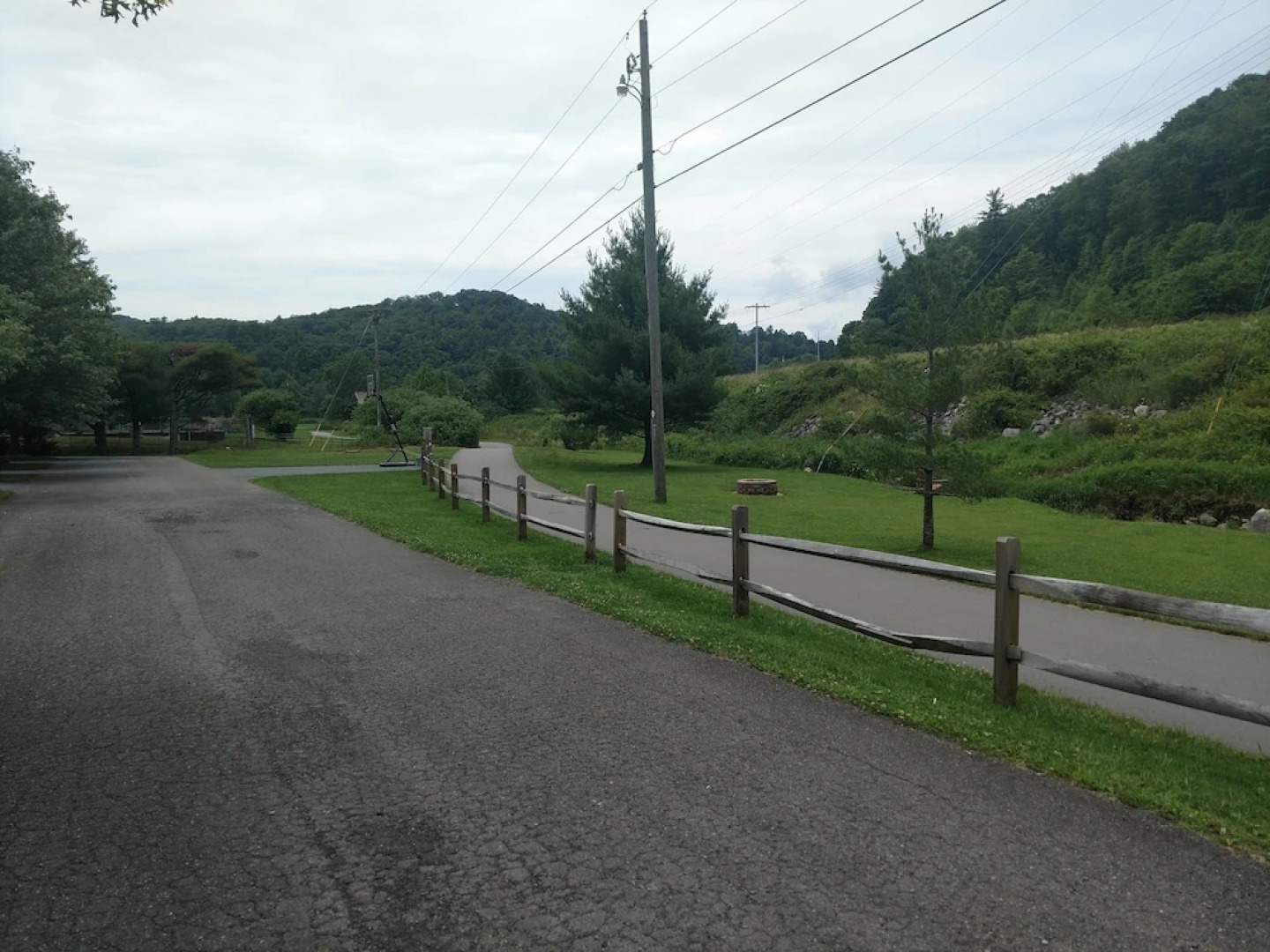 Riverside Log Cabins