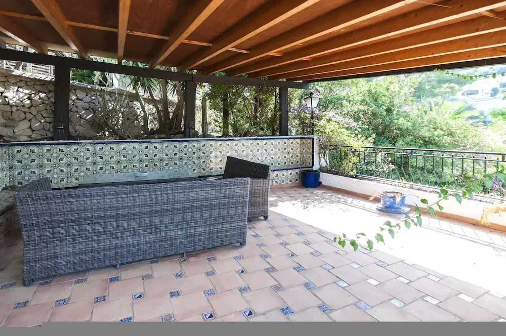 Casabra in Ador With 5 Bedrooms and 3 Bathrooms