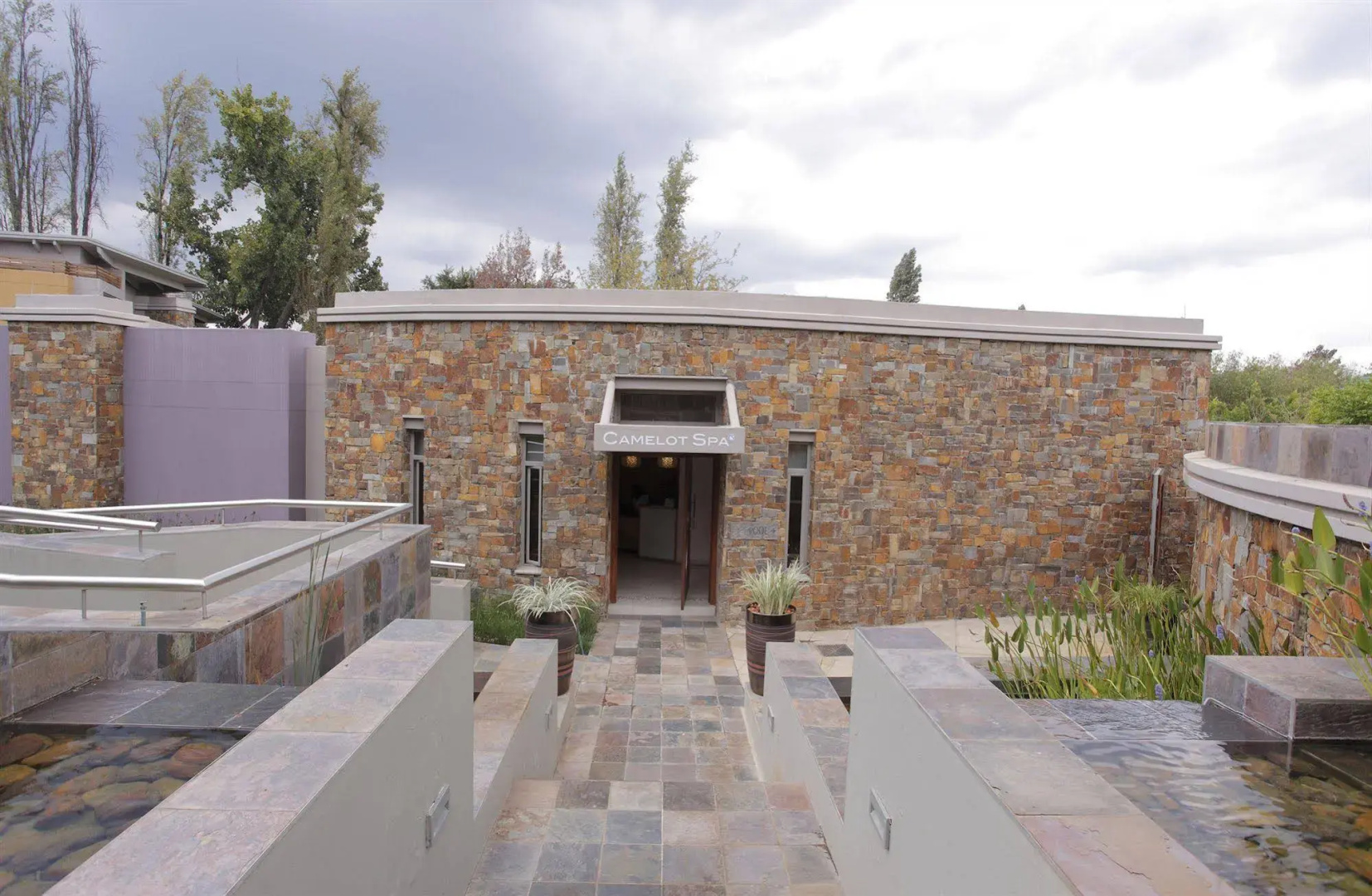 Seven Villa Hotel and Spa