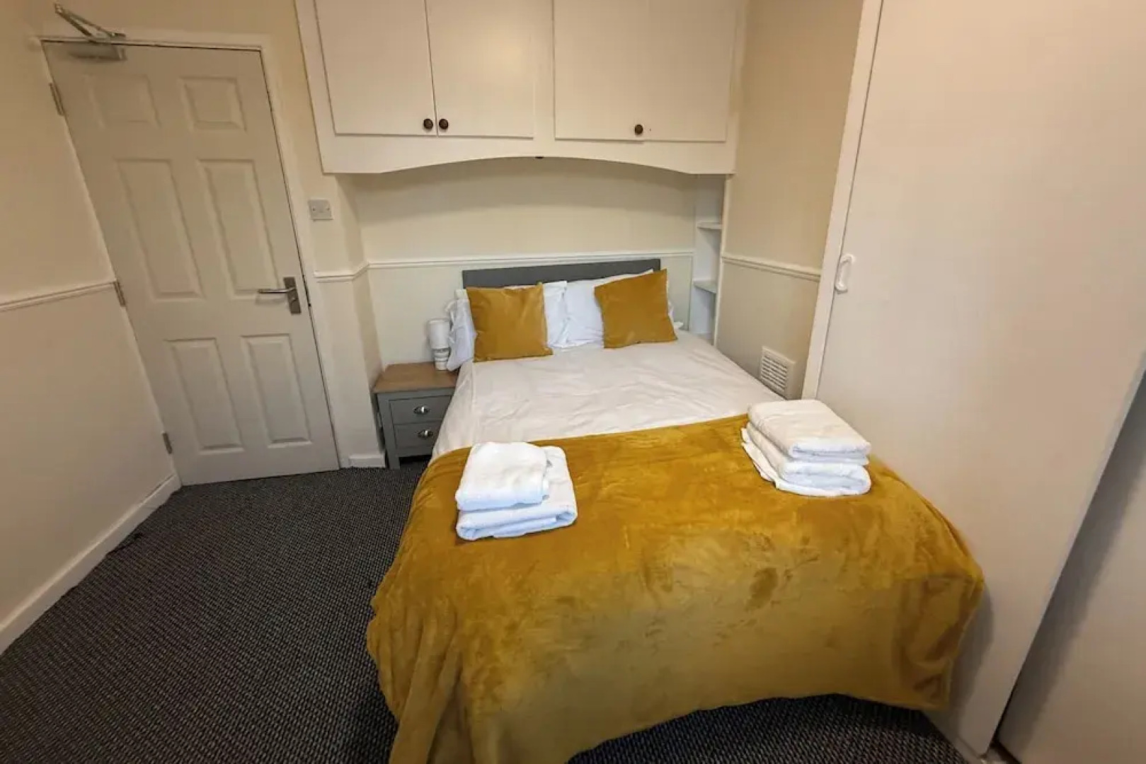 Charming 3BR House - Wifi, Parking, Pet Friendly