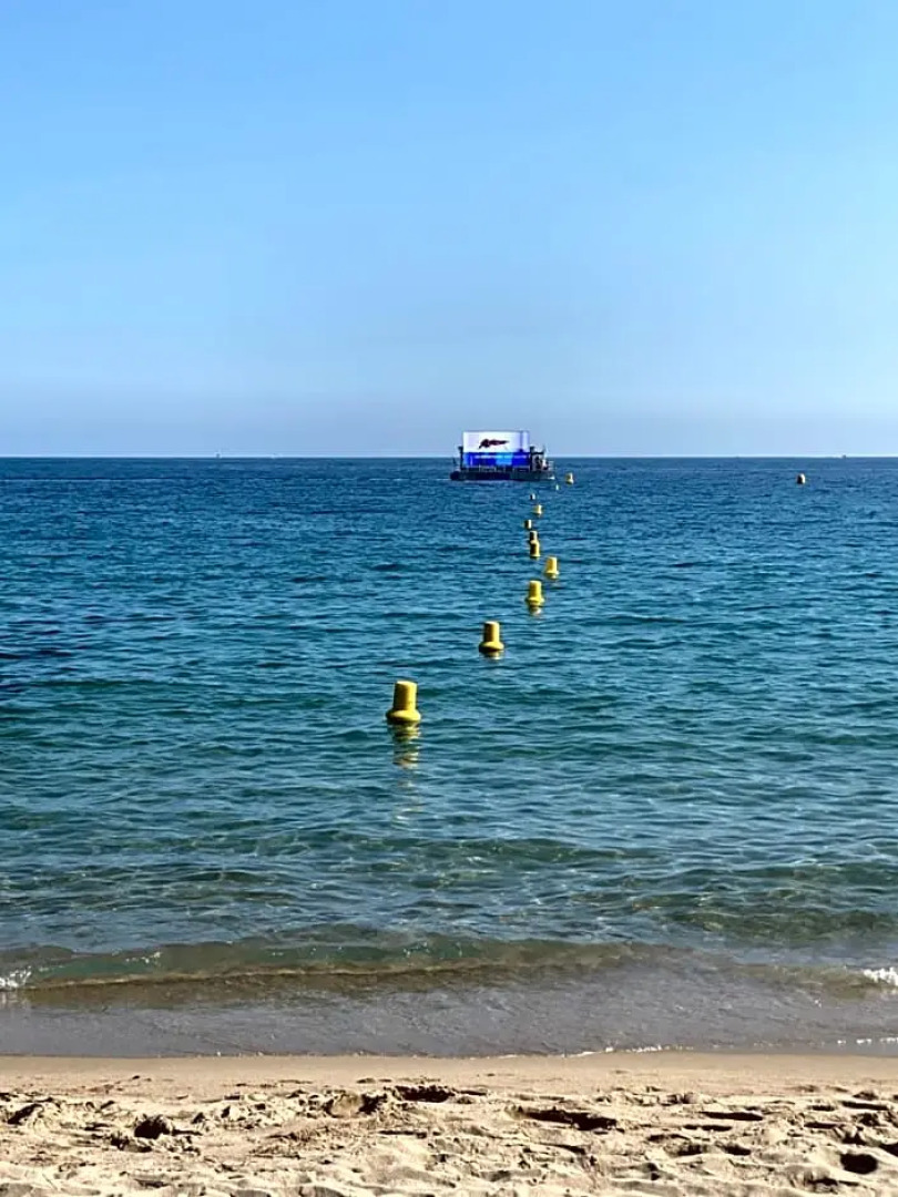 Chambre spacieuse independante dans villa plus parking privee