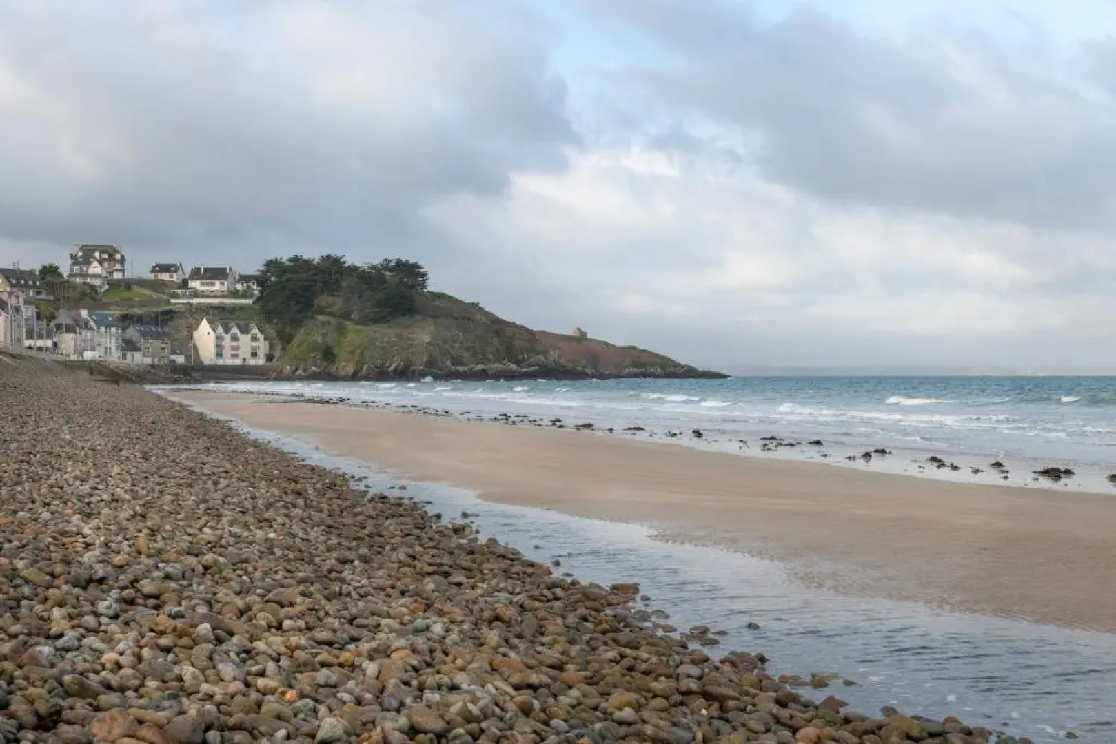 Dans une residence de style balneaire en Bretagne