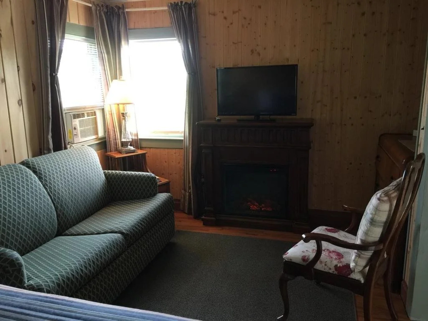 Valley Brook Cottages and Cabins