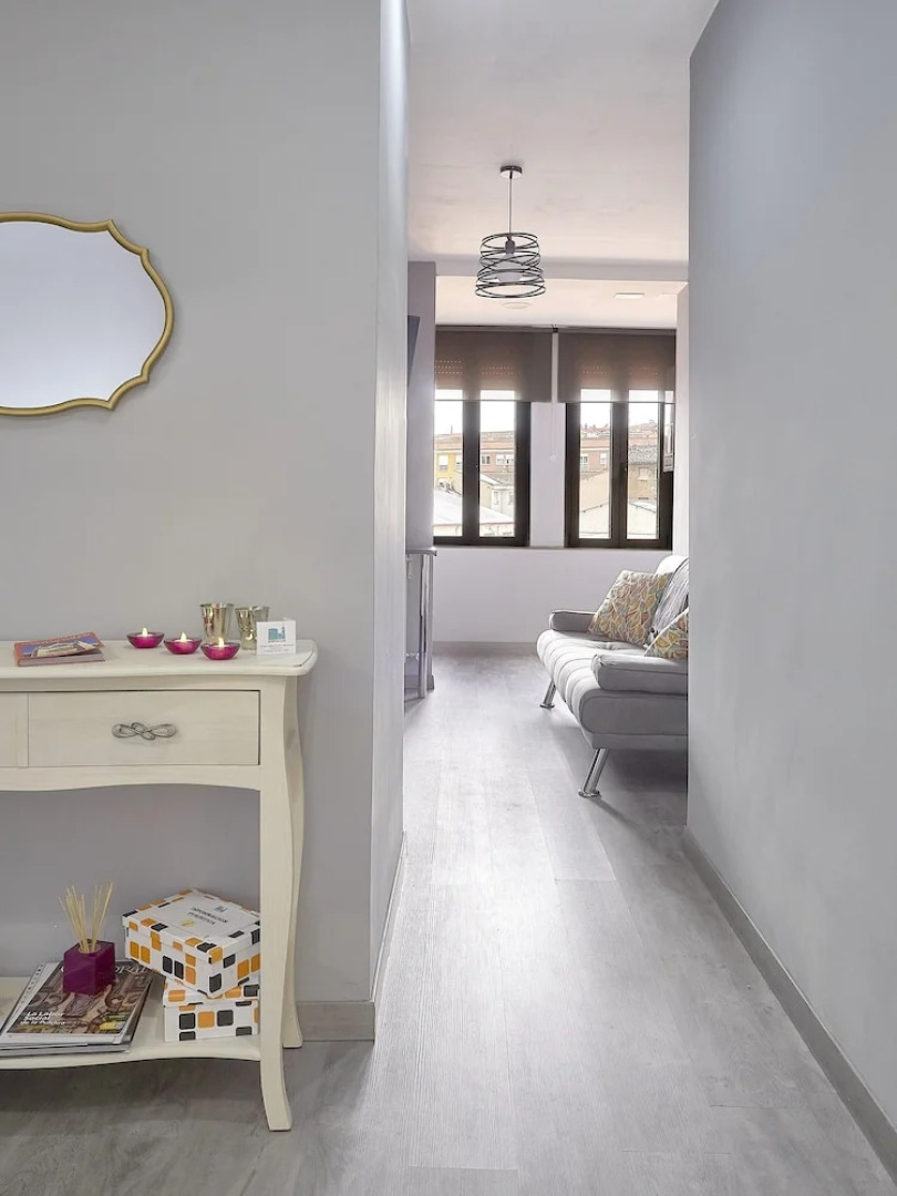 Apartment With one Bedroom in León, With Wonderful City View, Balcony and Wifi - Near the Slopes