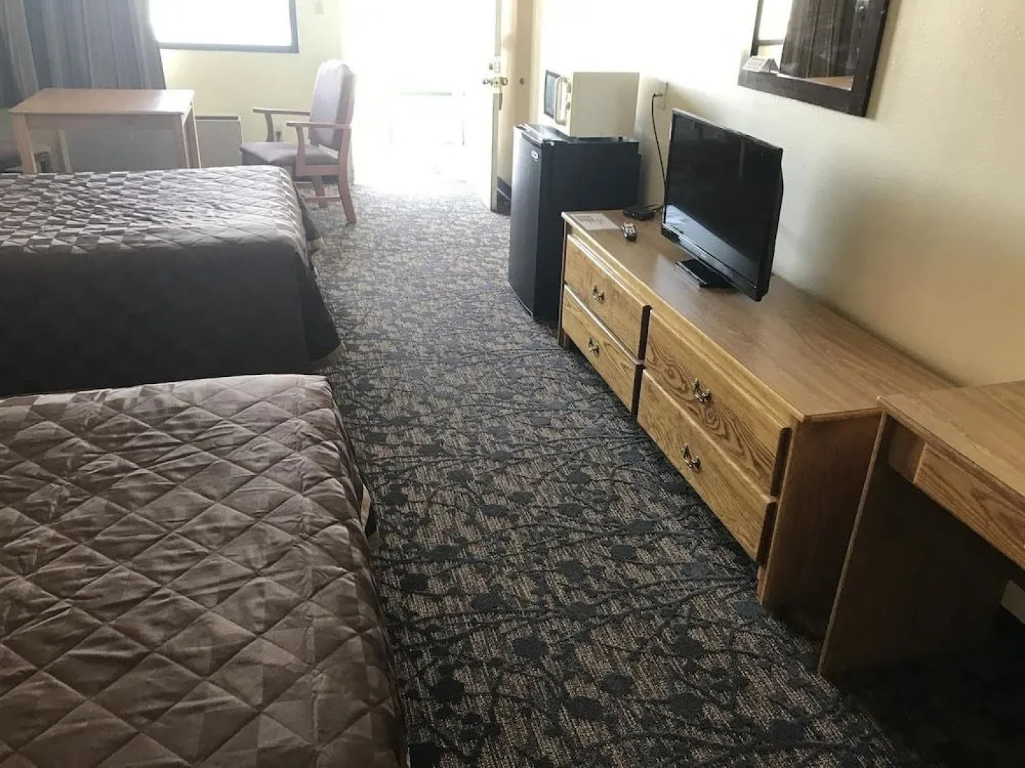 Travelers Inn & Suites