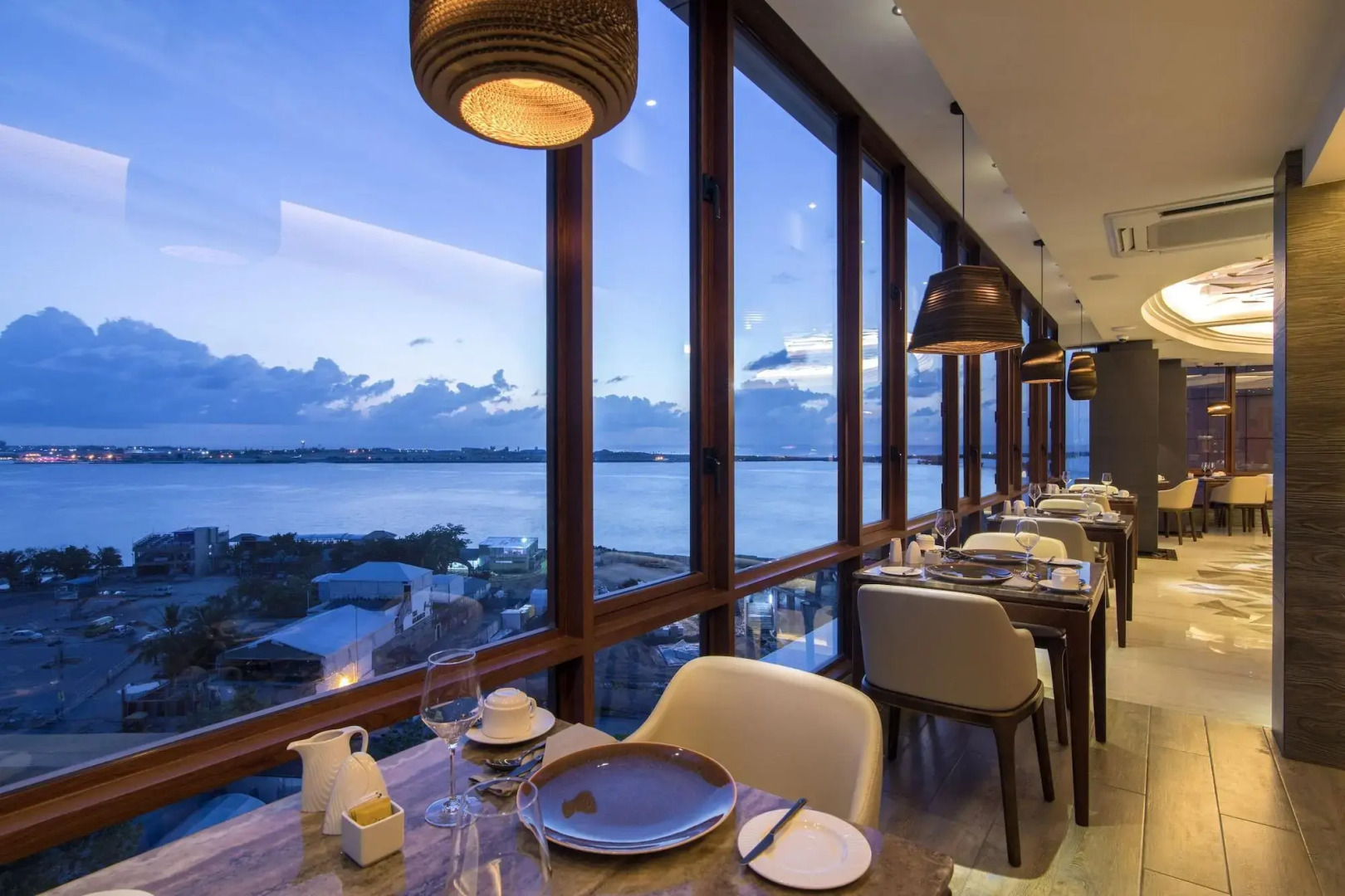 Отель Samann Grand