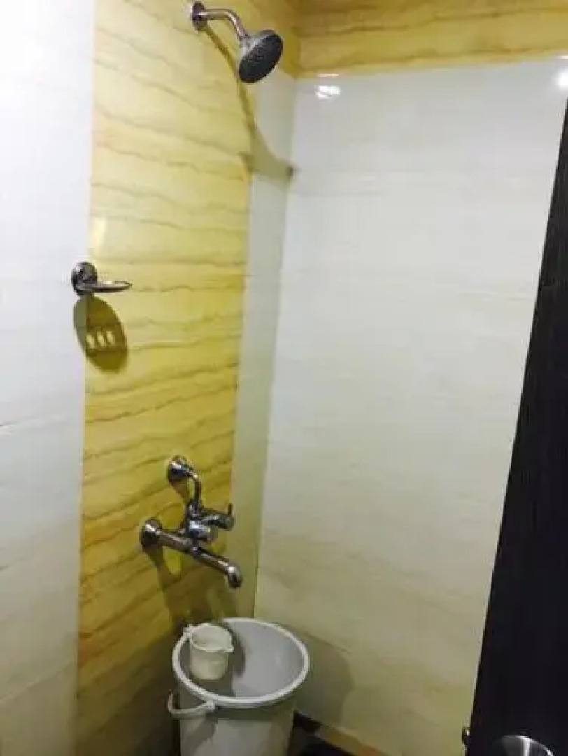 Iroomz Vaishali Residency