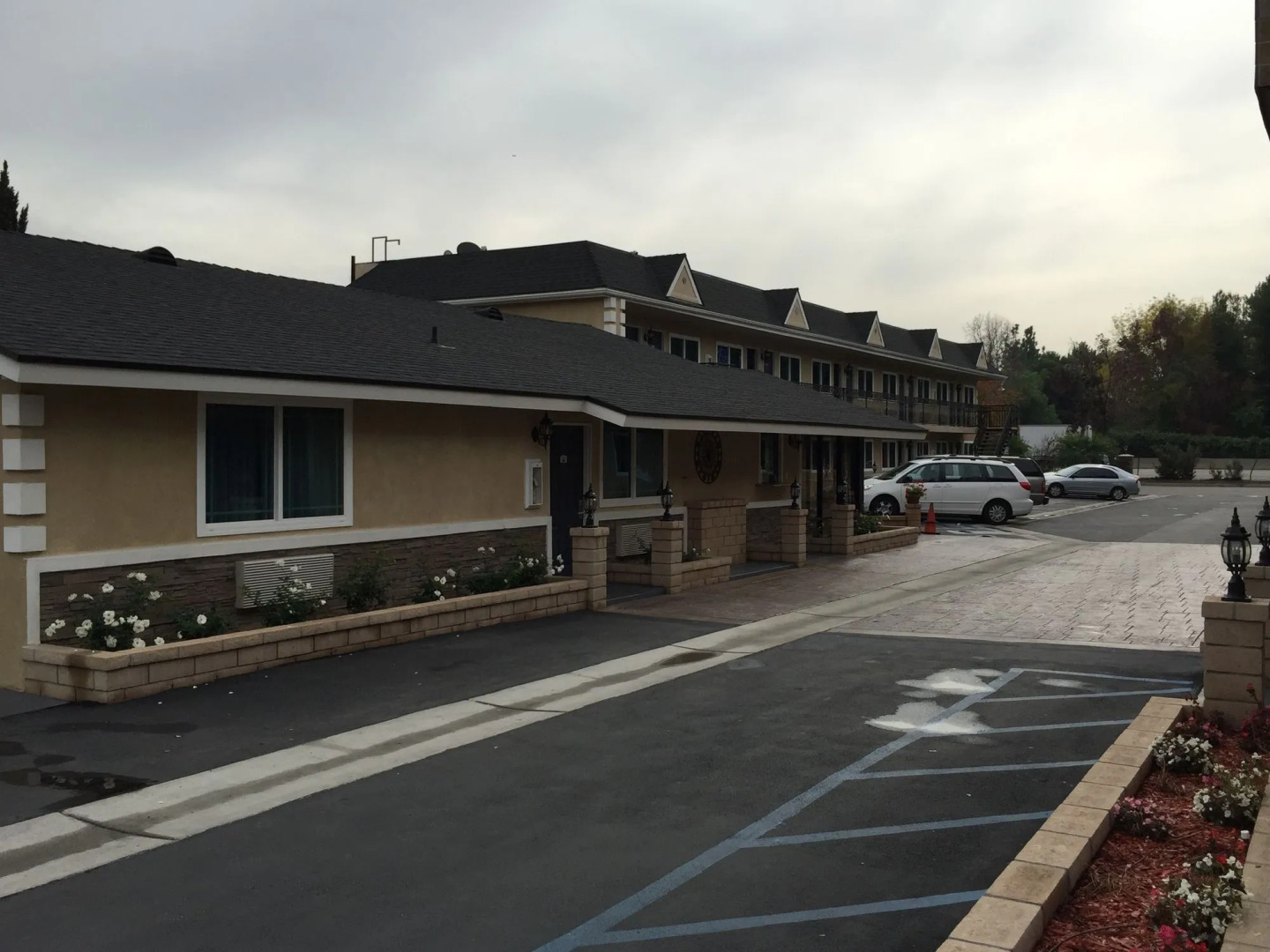 Walnut Inn & Suites West Covina