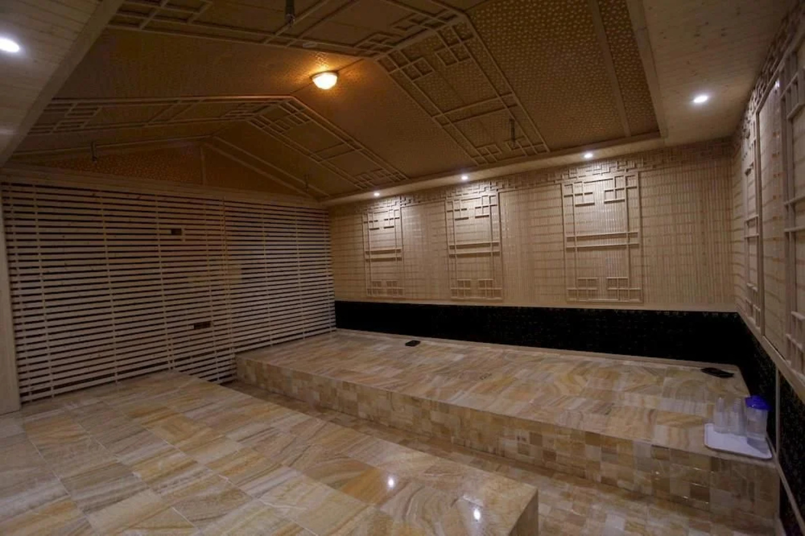 Weihai Xiangquan Business Hotel