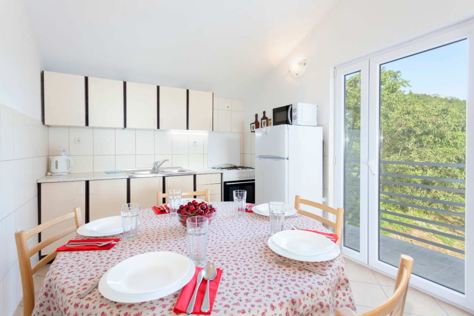 Holiday house Tonci - comfortable & surrounded by nature: Tucepi, Riviera Makarska