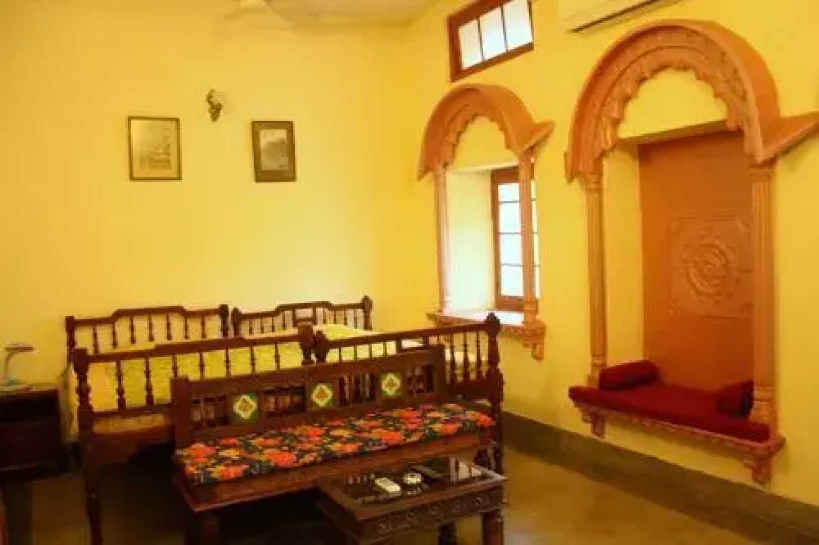 Ishwari Niwas Palace