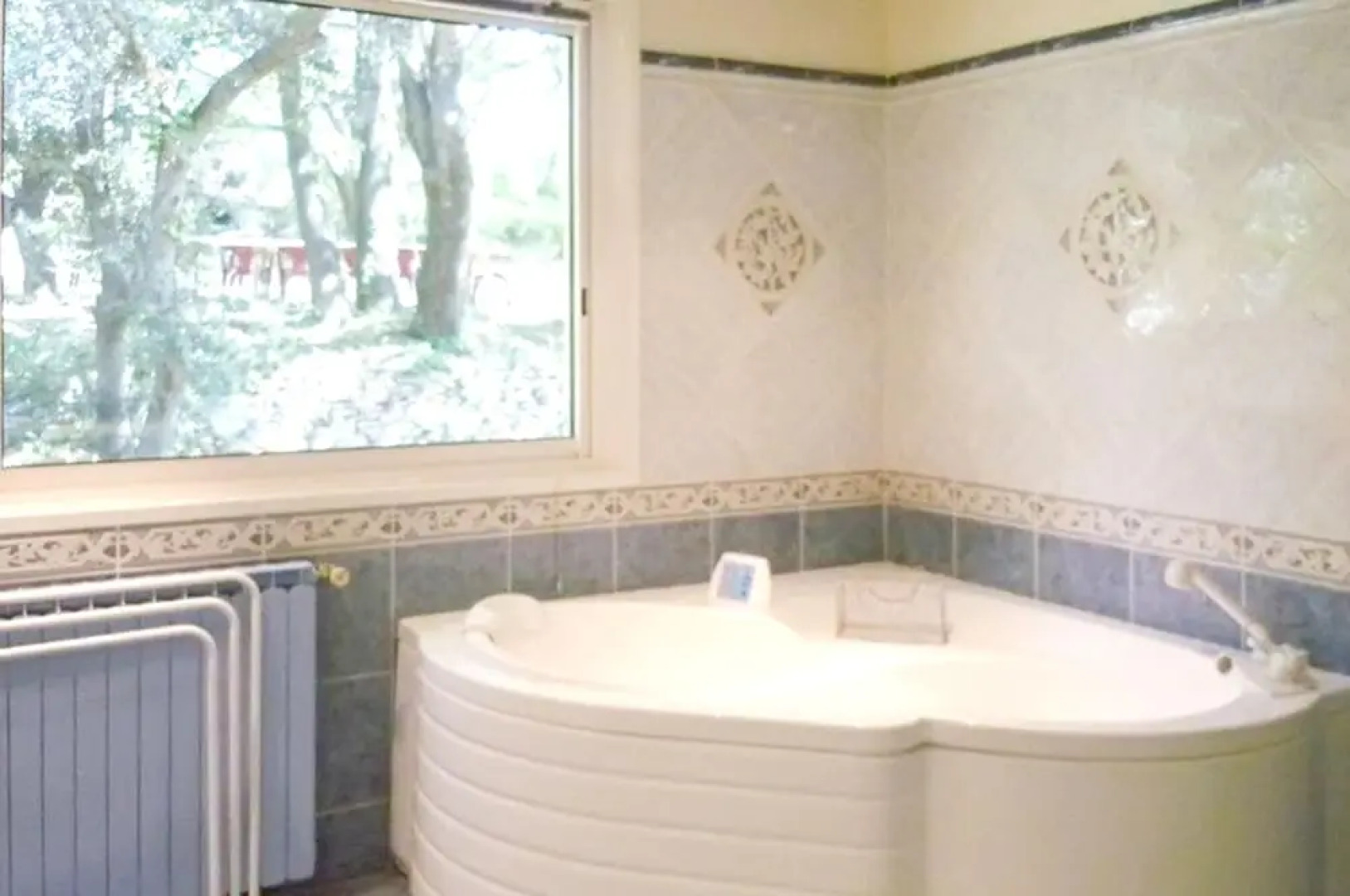 House With 6 Bedrooms in Vaison-la-romaine, With Wonderful Mountain Vi