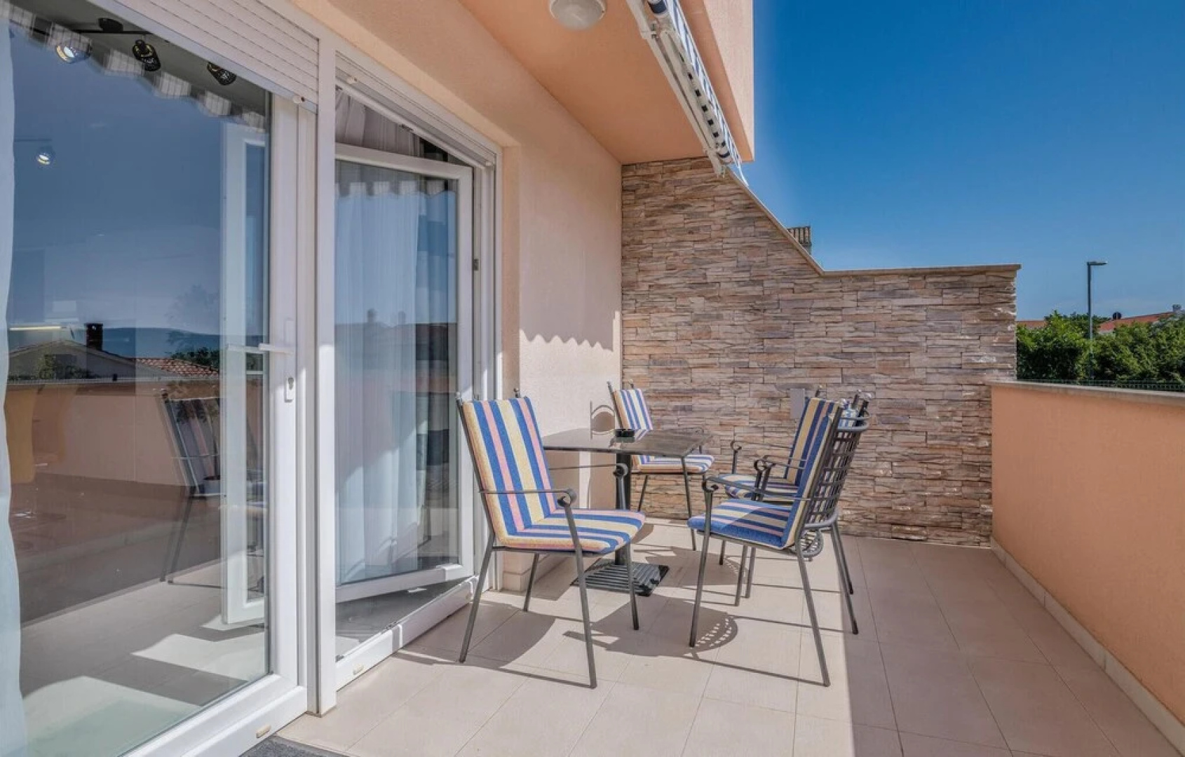 Beautiful Home in Brzac With Wifi and 2 Bedrooms