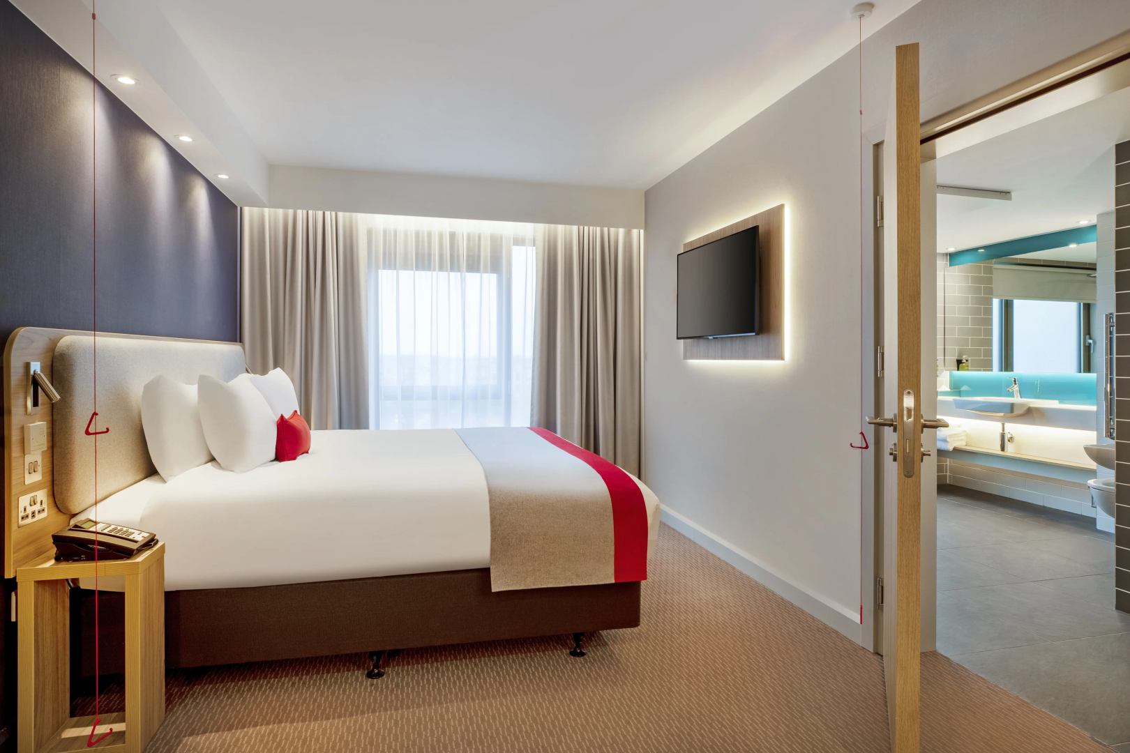 Holiday Inn Express Cambridge West Cambourne by IHG