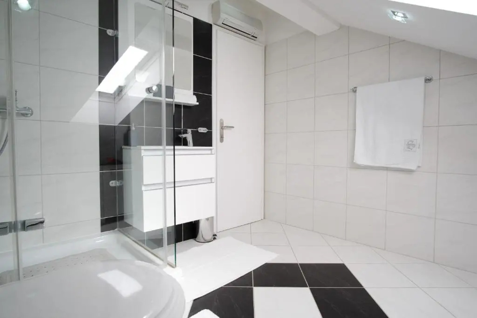 Apartments Lovori-Lorbe