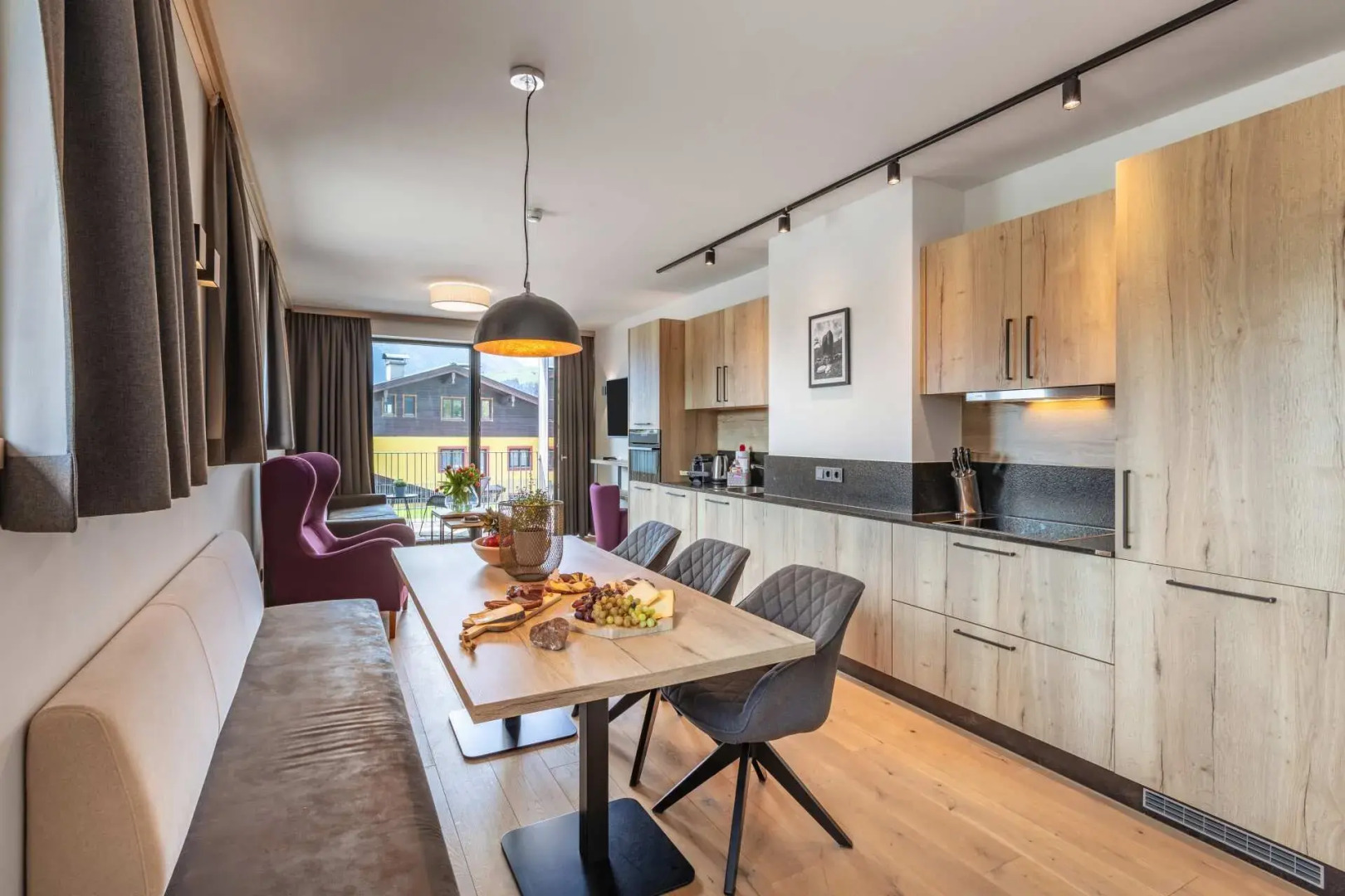 Emma Deluxe Aparthotel