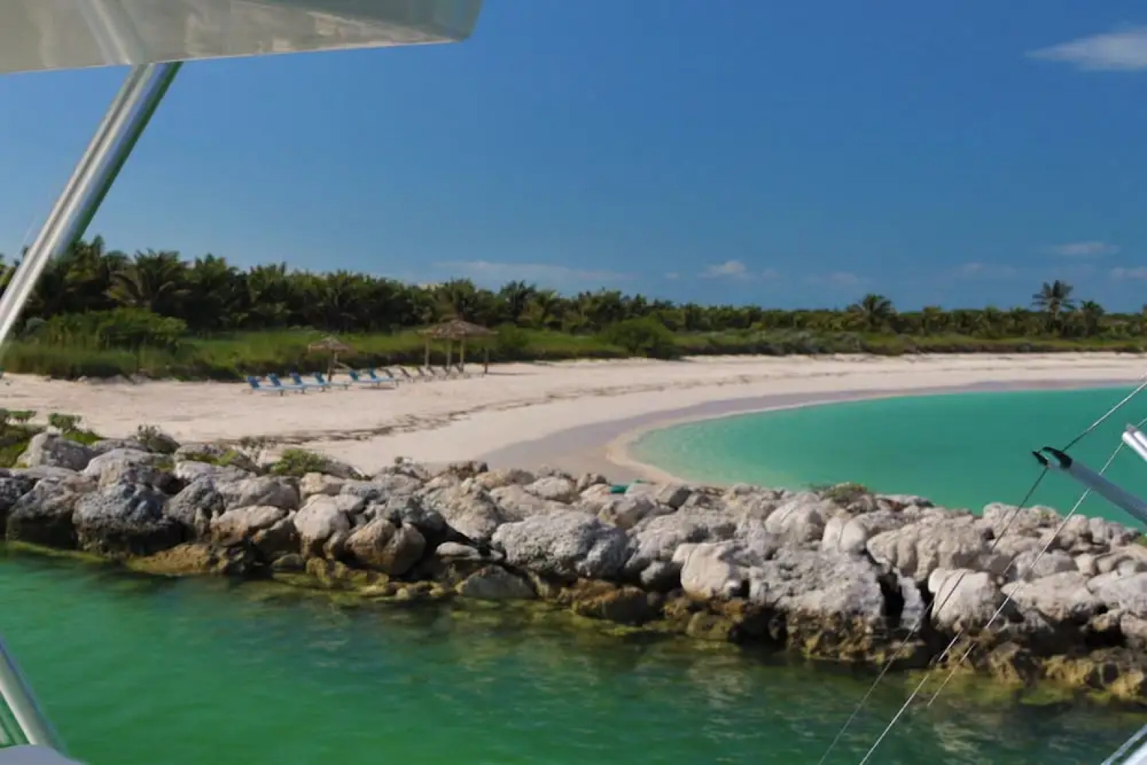 The Sandpiper Inn & Cottages