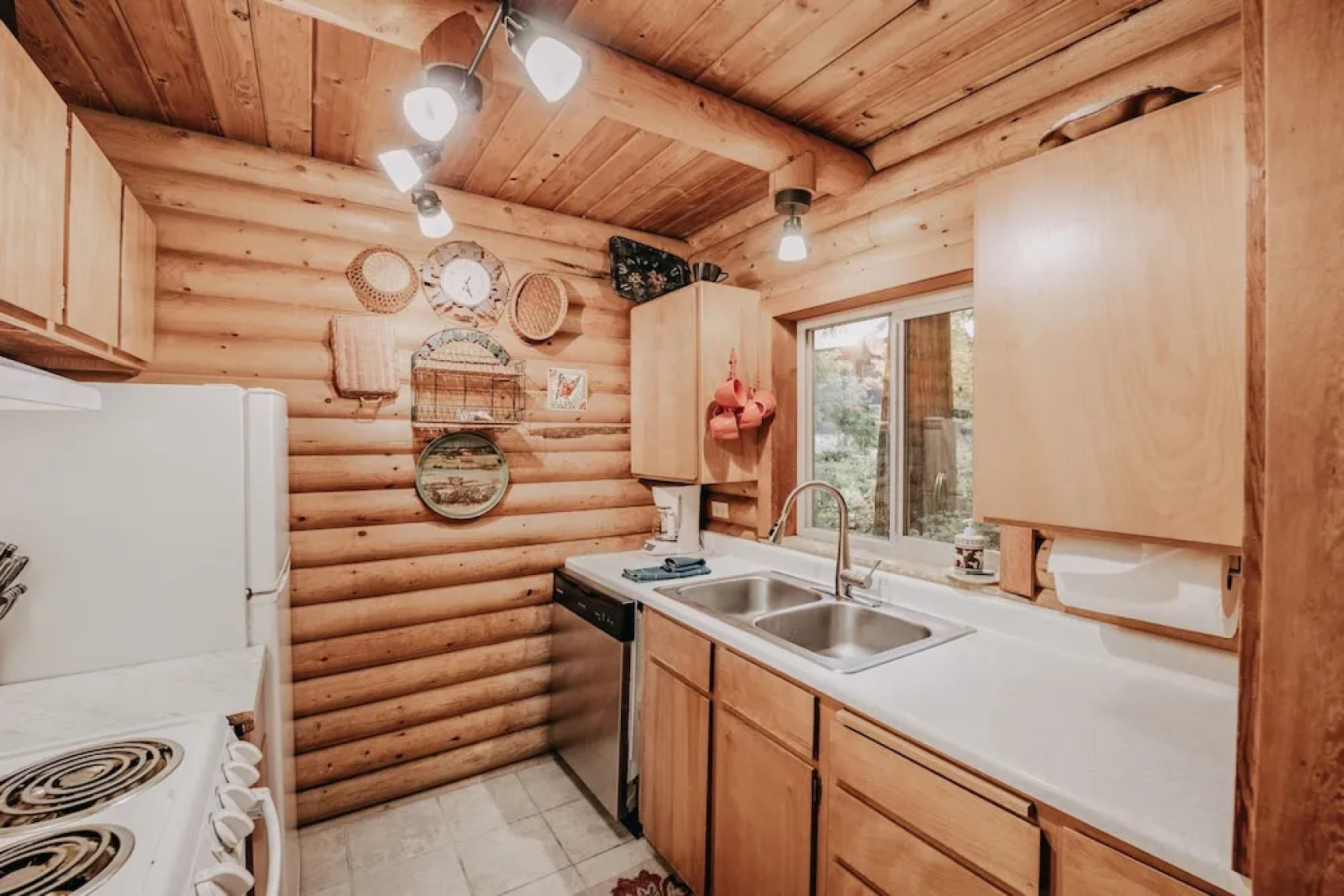 Baker Rim Cabin 17 - A Rustic Family Cabin With Modern Features
