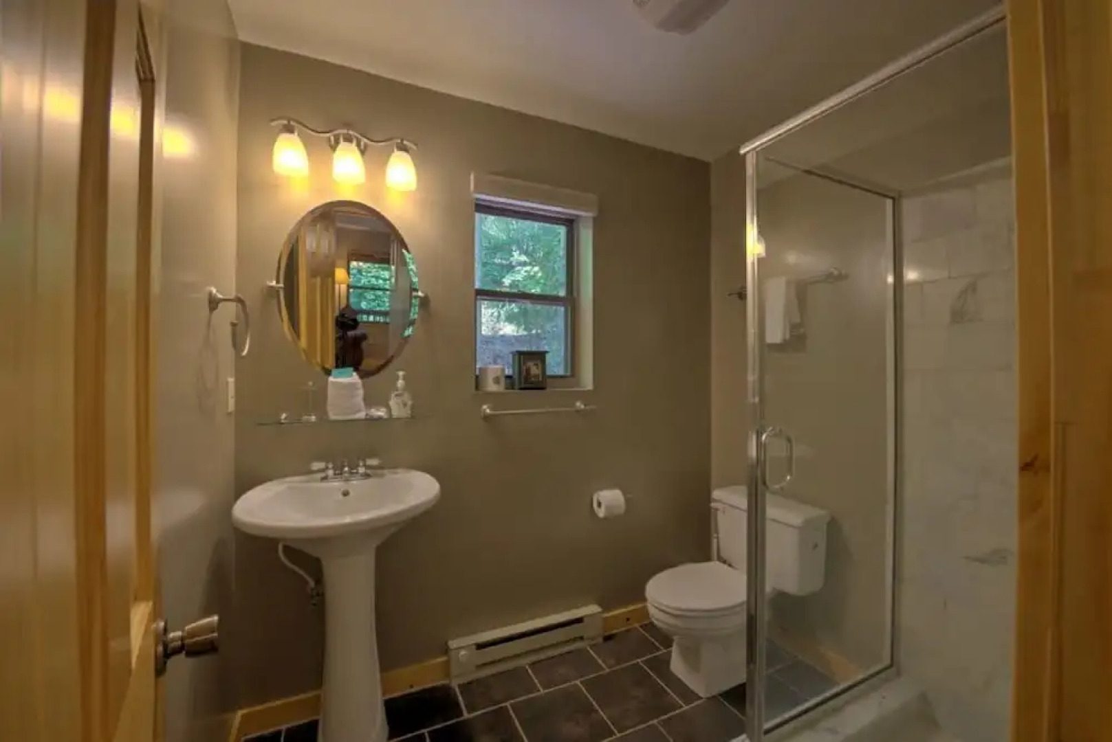 Black Bear Cabin - 2 Br Cabin