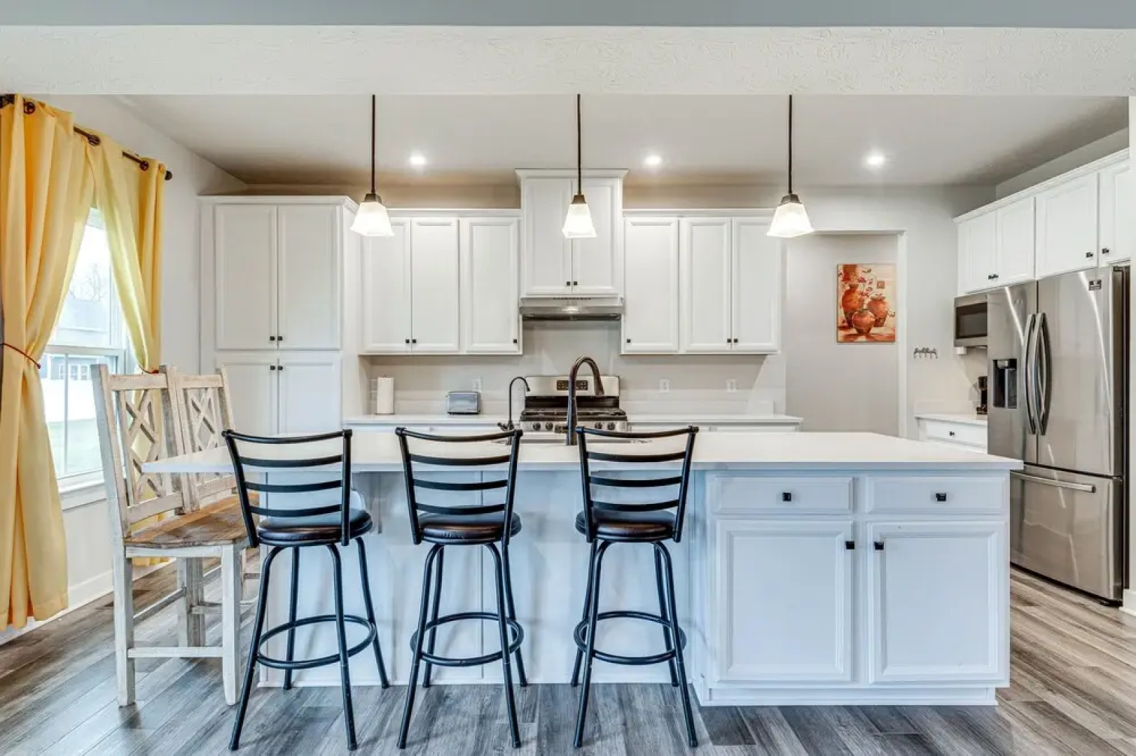Bright Plainfield Home ~ 14 Mi to Indianapolis!
