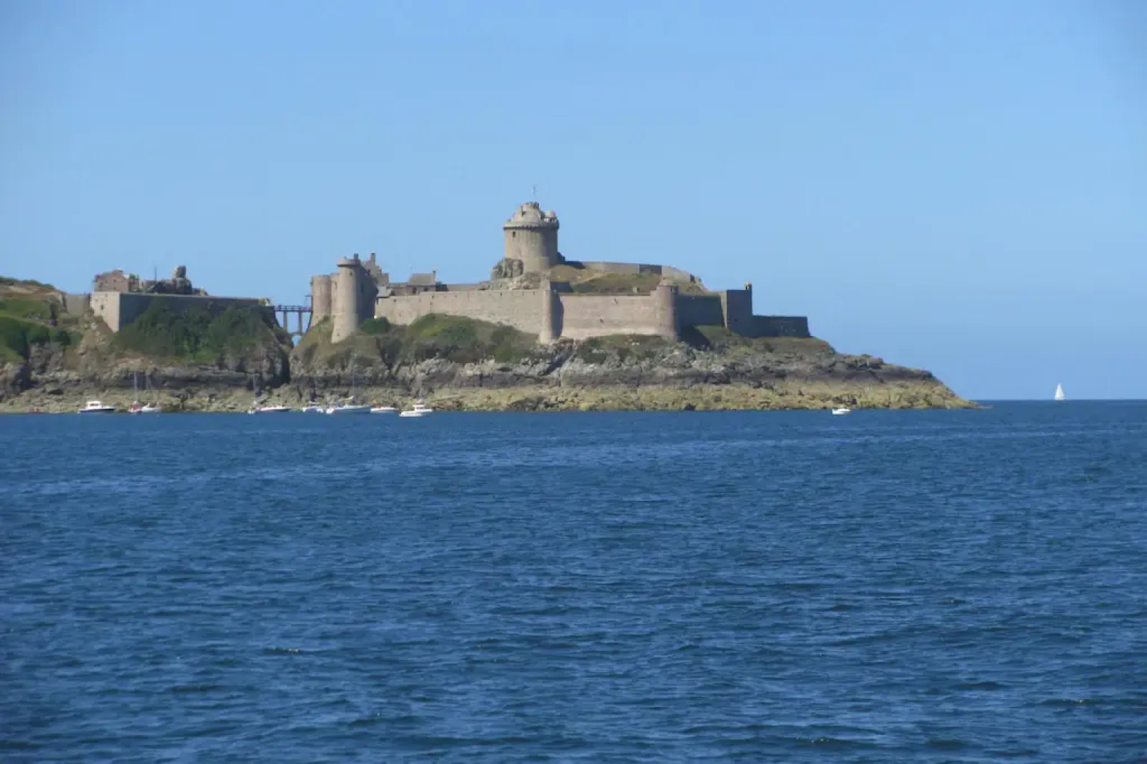 House in Val-andre Near Sandy Beach
