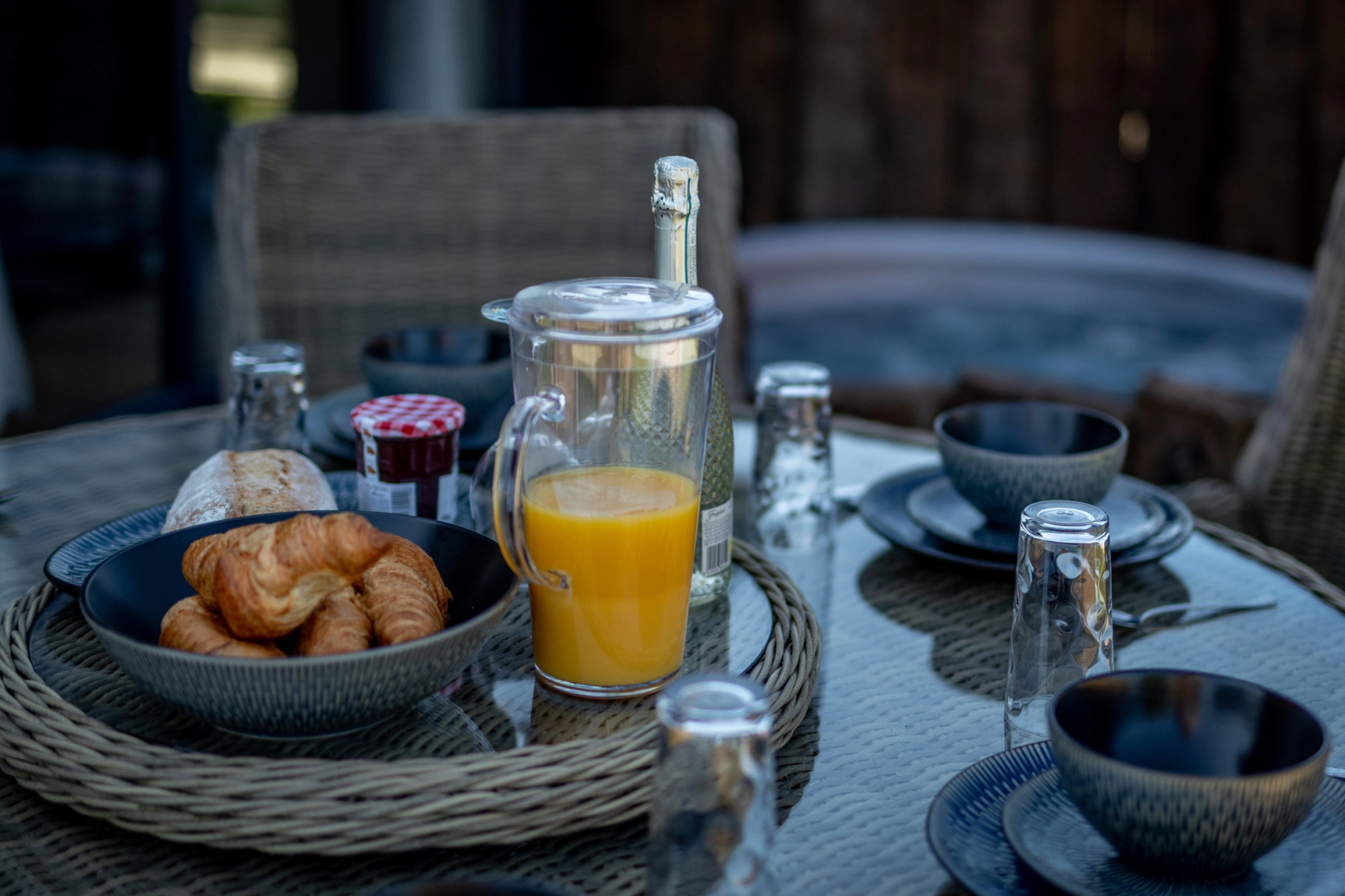 Dewin Bach - Luxury Lodge, Hot Tub, Close to Beach
