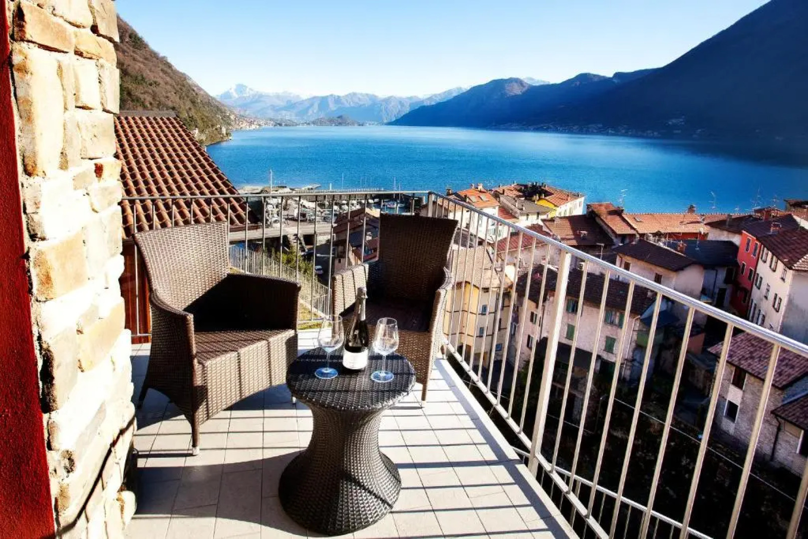 Argegno Modern Apartment